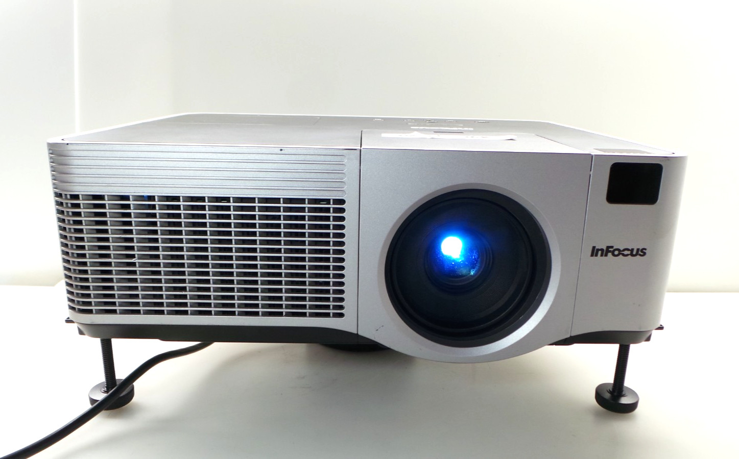 INFOCUS IN5102 LCD PROJECTOR 4000 LUMENS (5278 LAMP HOURS)