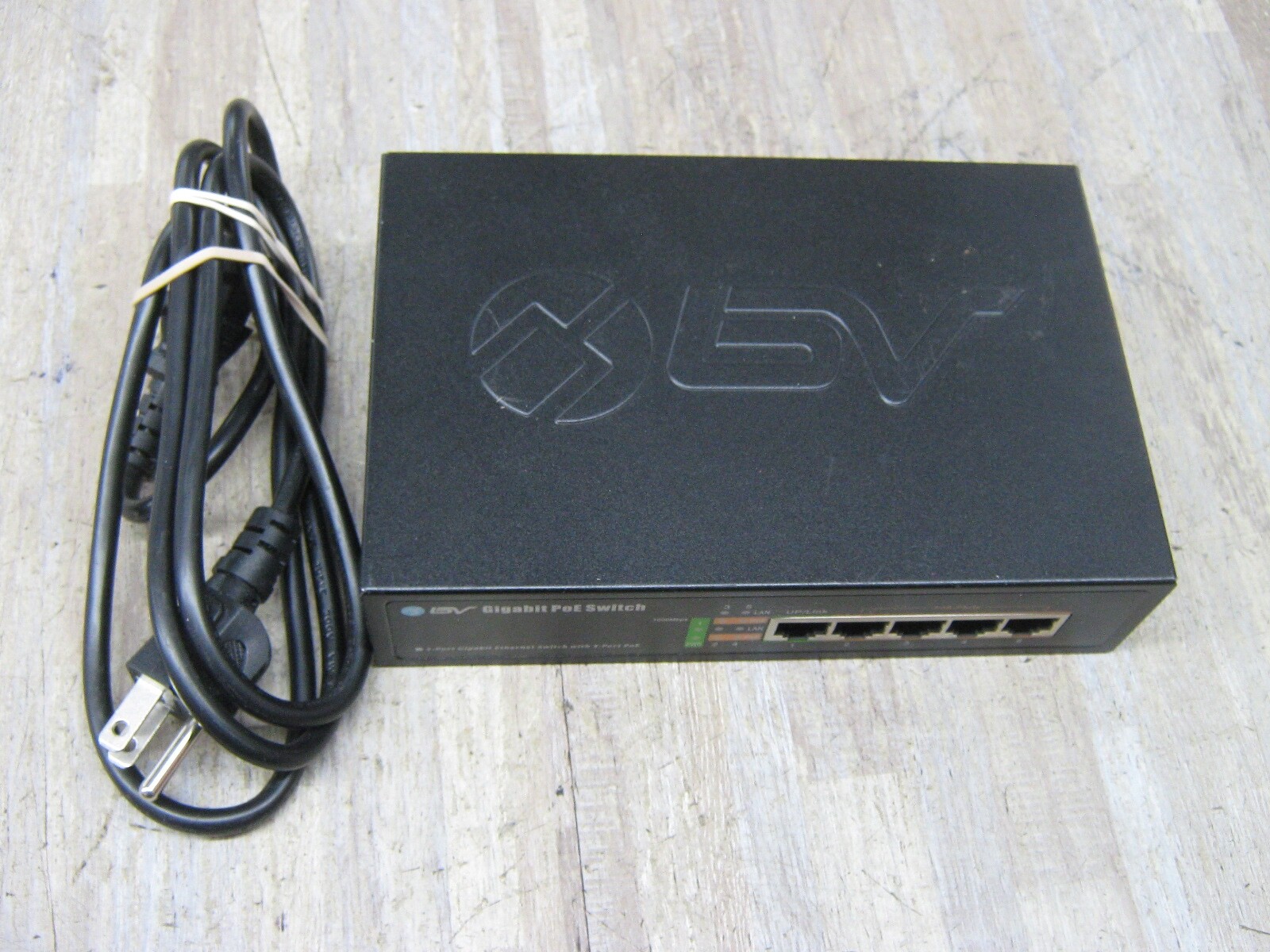 BV-Tech POE-SW501G 5 Port PoE Gigabit Network Switch W/ POWER CORD. PIN