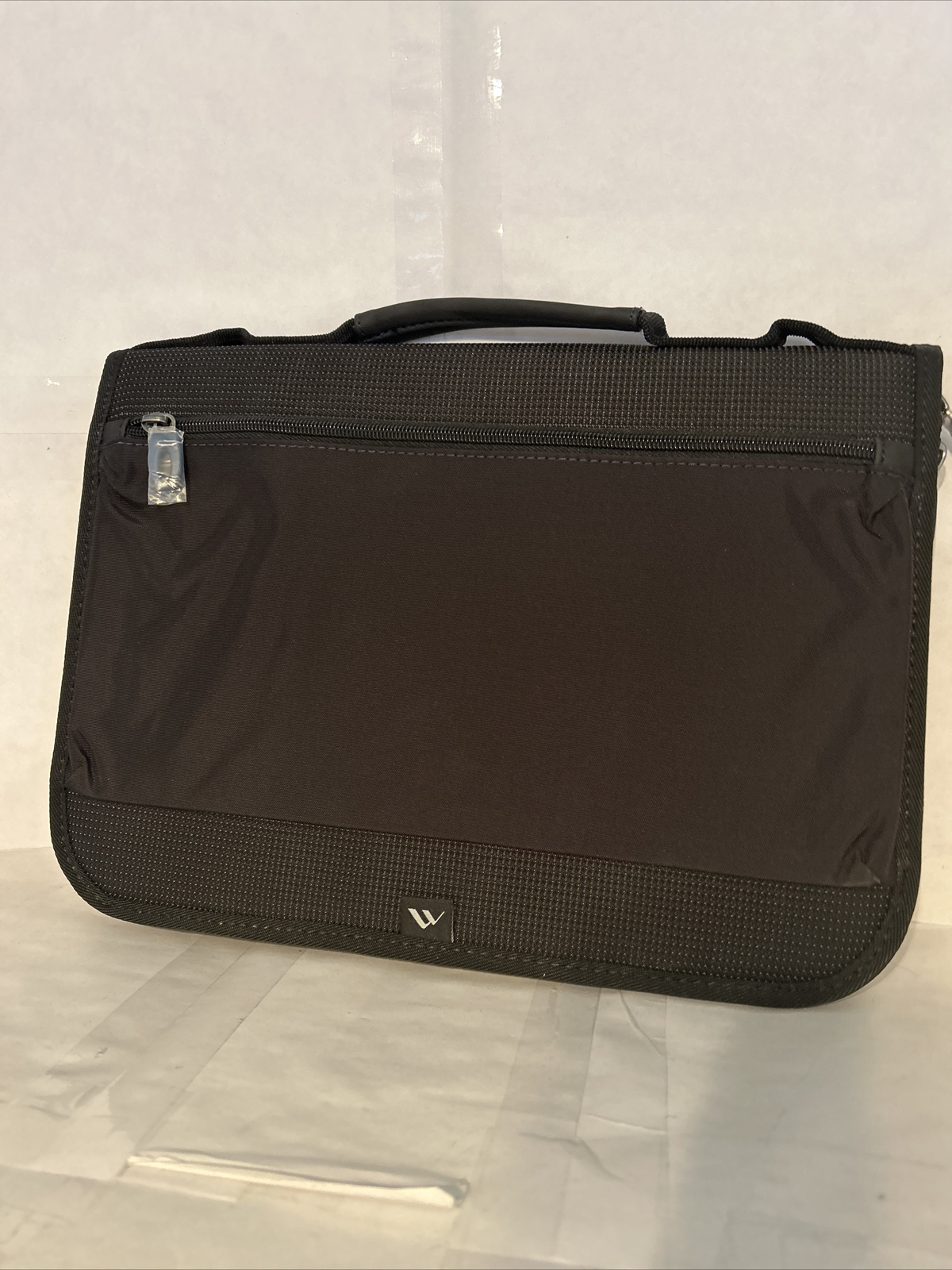Brenthaven-Carrying Case. Tred Folio for 11" Notebook. Item # 2824. Brand New