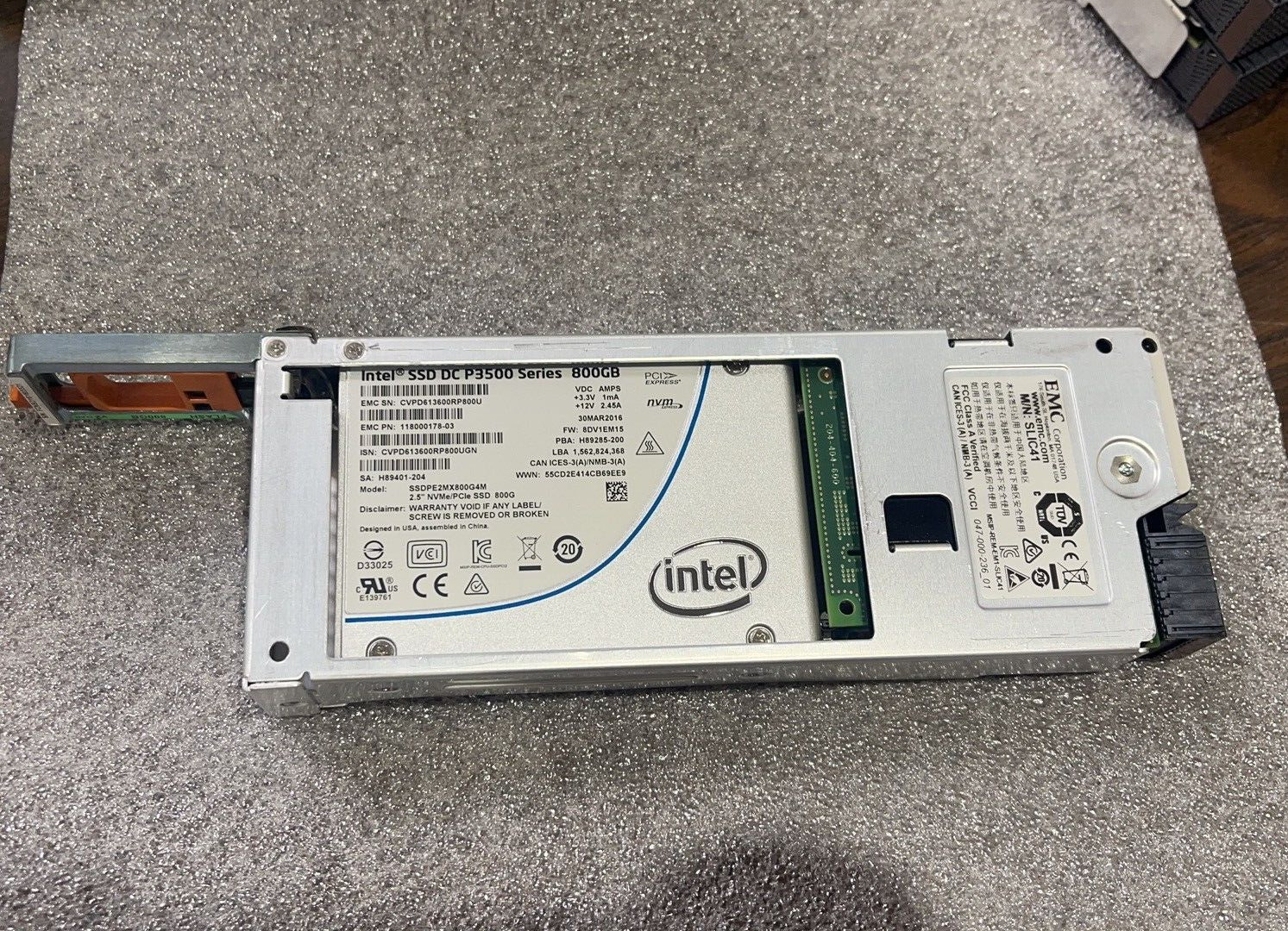EMC Intel DC P3500 Series 800GB PCIe NVMe 2.5 SSD SSDPE2MX800G4M