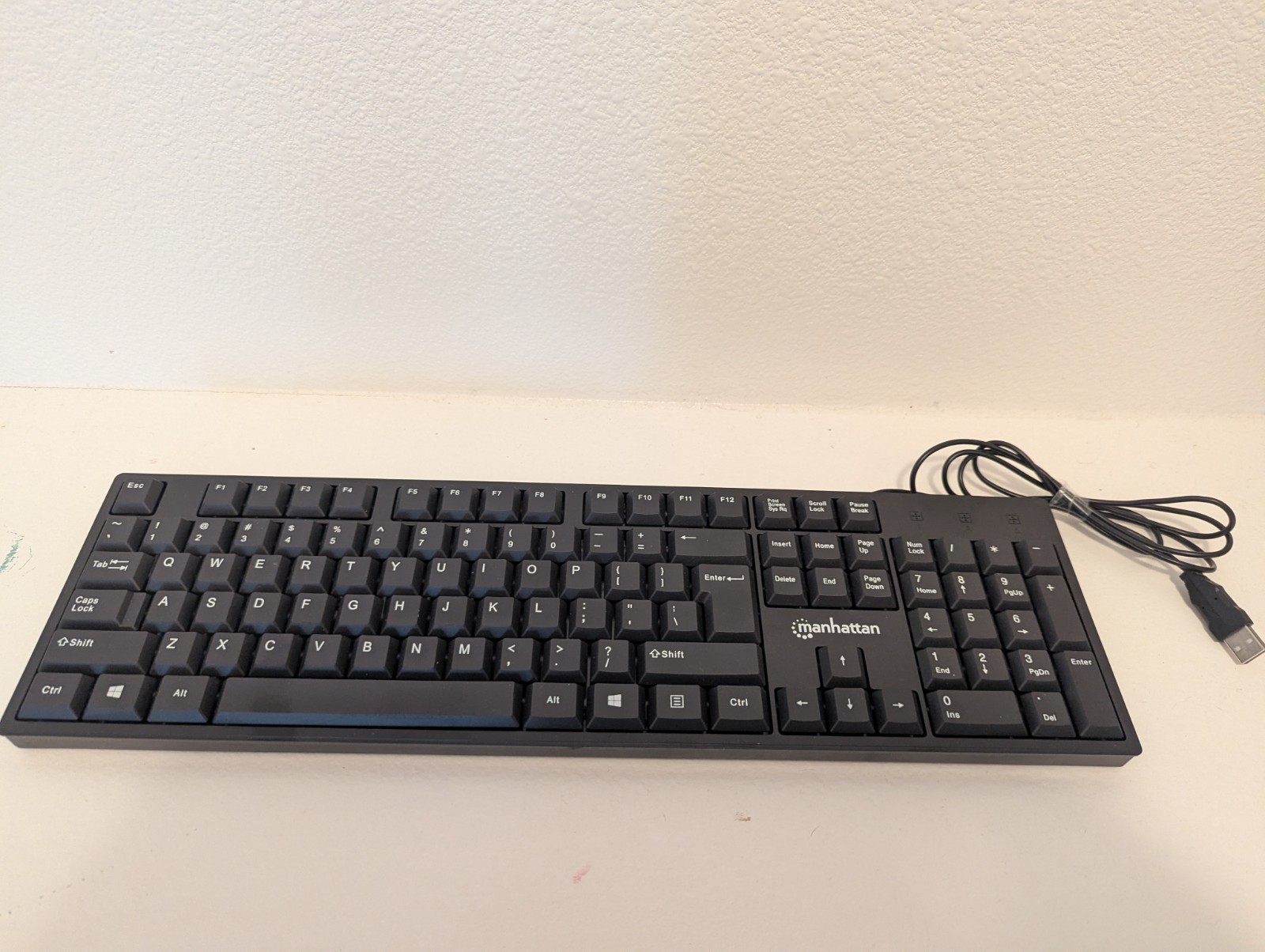 MANHATTAN USB Wired Computer Keyboard - with 4.5 ft USB-A Cable, 104 Black