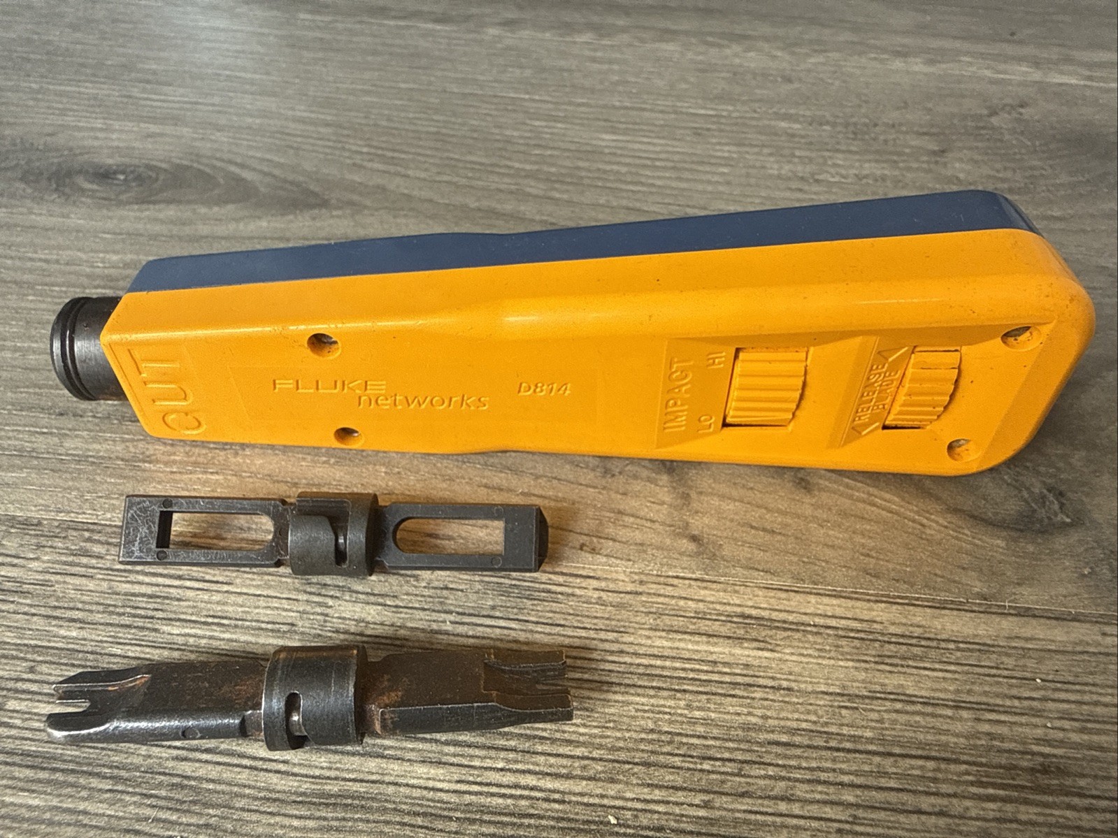 Fluke Networks D814 Impact Punchdown Tool w/ EverSharp 66 110 Blade Hook Spudger
