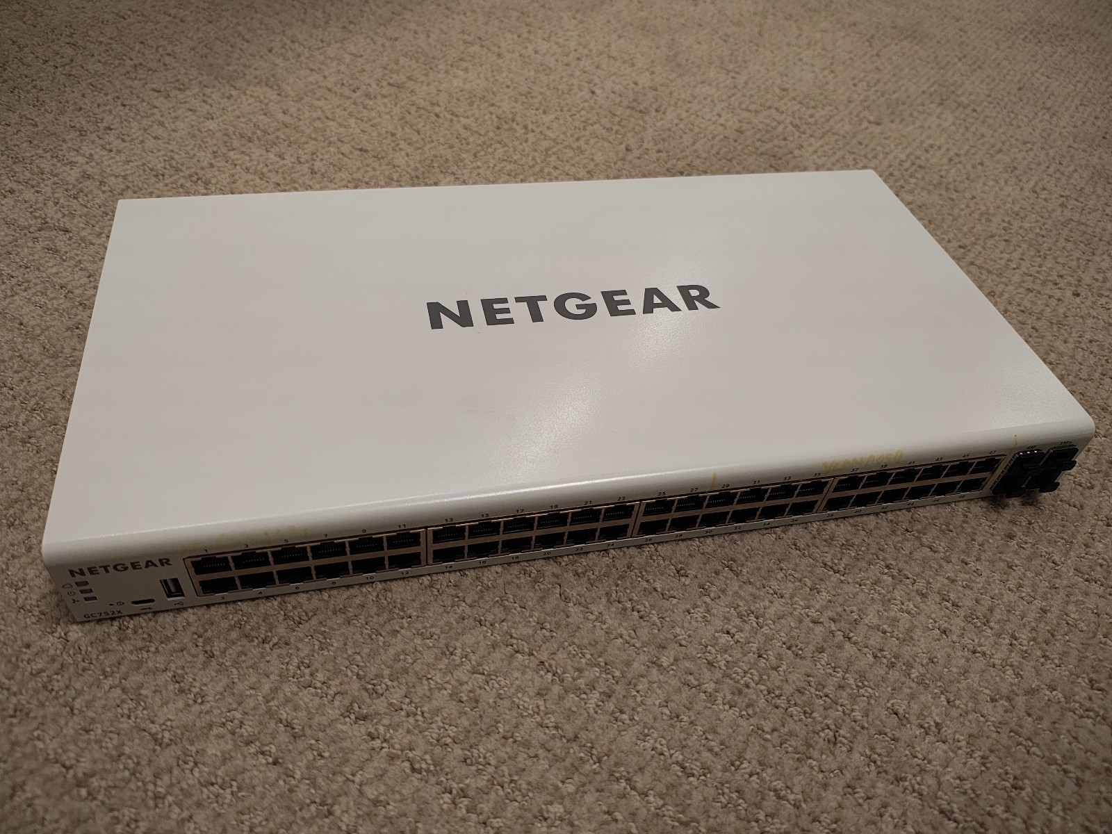 Netgear Insight GC752X-100NAS 48x Gigabit 4x SFP+ Rack Mount Smart Switch - Used