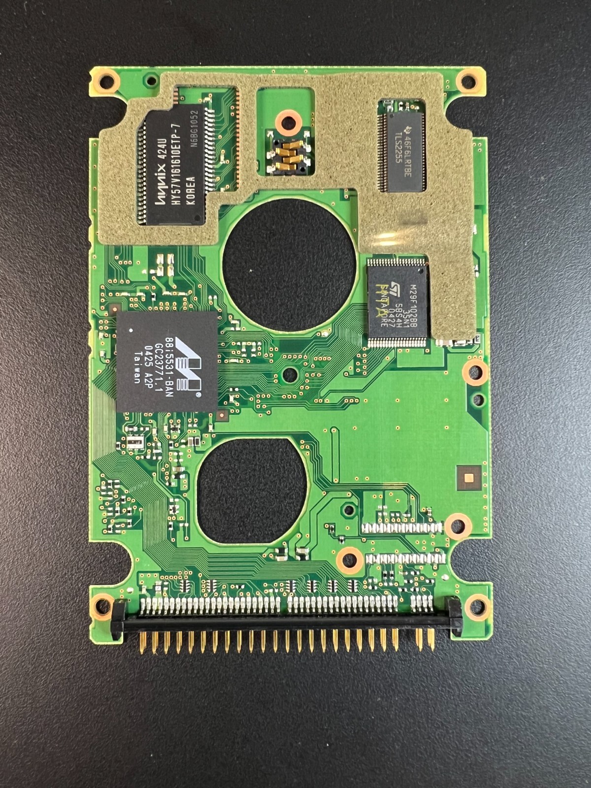PCB - Fujitsu MHT2040AT IDE 40 GB 2.5 Laptop Hard Drive Board