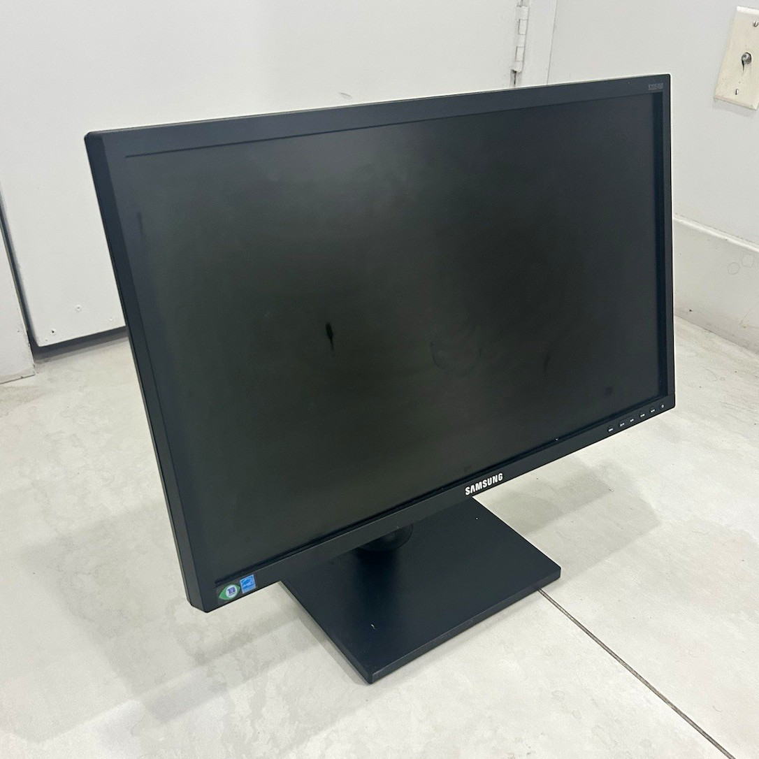 Samsung S22E450D 21.5" LED Monitor - Full HD 1080p PRICE NEGOTIABLE