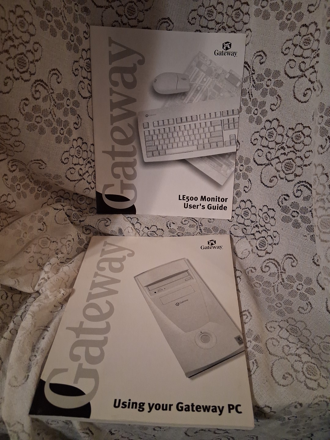 Gateway: Using Your Gateway PC & Monitor Users Guide LE500 2000