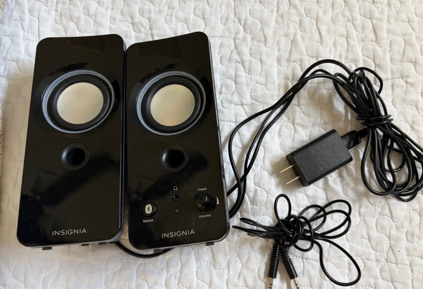 Insignia Stereo Speaker System with Bluetooth Model