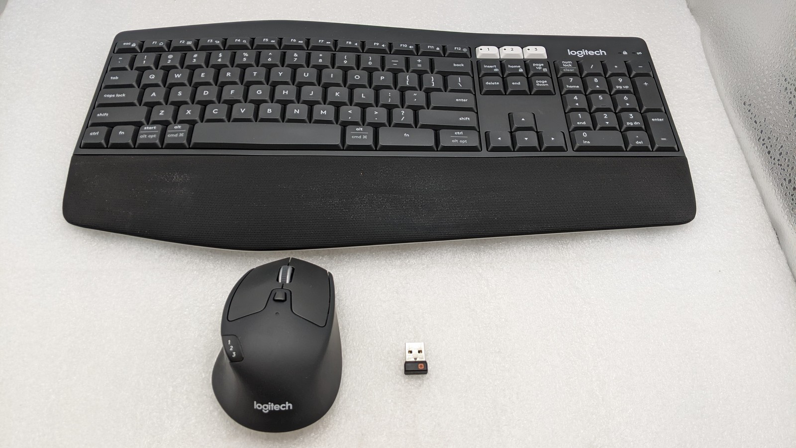 Logitech K850 Performance Wireless Keyboard & M720 Mouse Combo FREE S/H