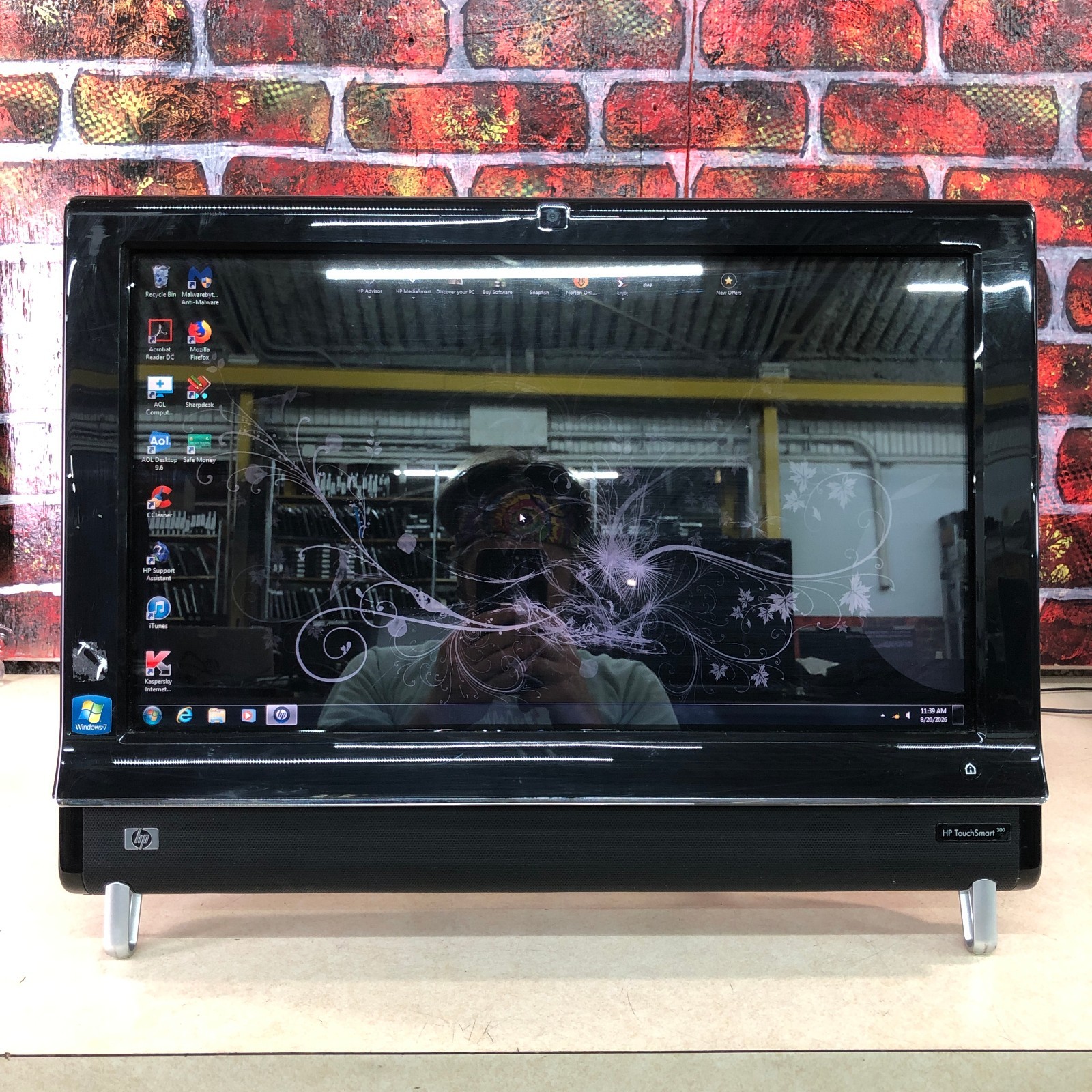HP TouchSmart 300 All-In-One Retro Gaming AMD Athlon 2.7GHz 4GB RAM (Windows 7)