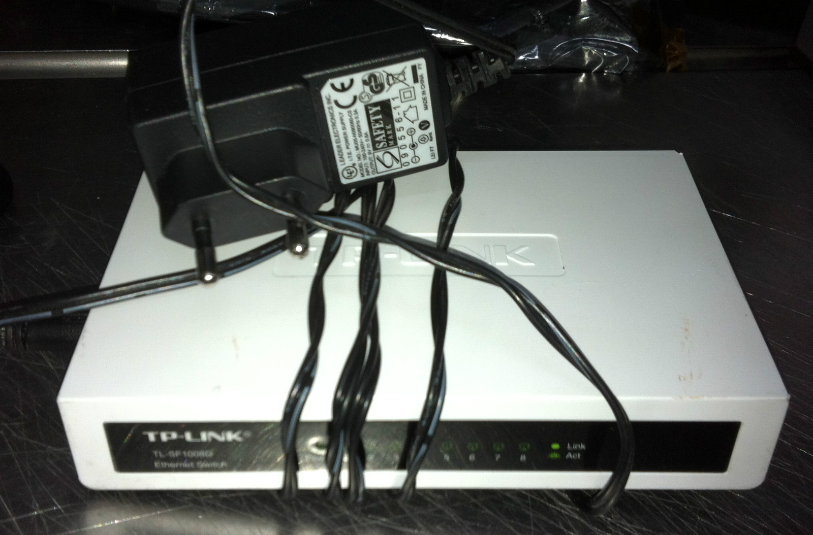 9x TP-Link TL-SF1008D 8-Port Unmanaged 10/100M Desktop Switch w/7x P.A 