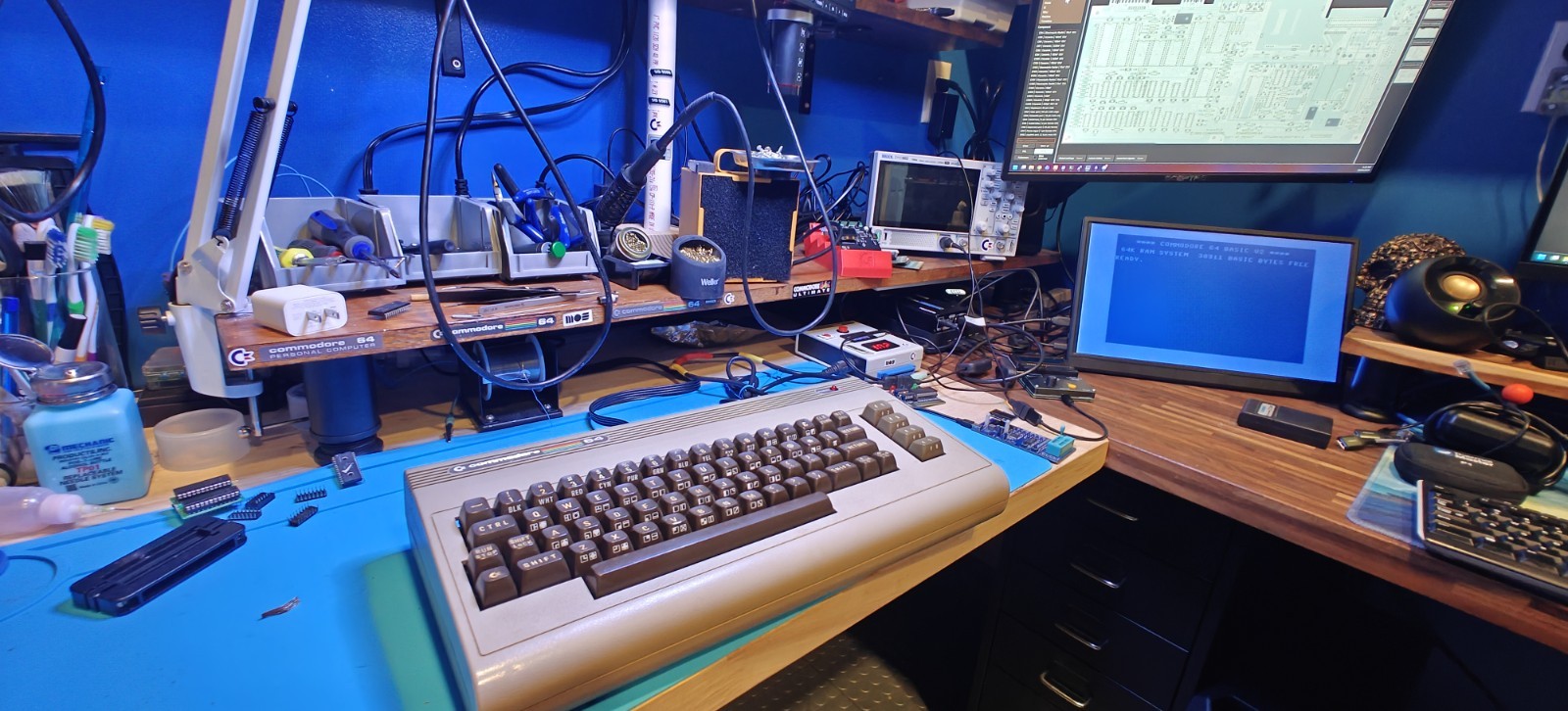 Commodore 64 C64 Breadbin Computer System TESTED READ