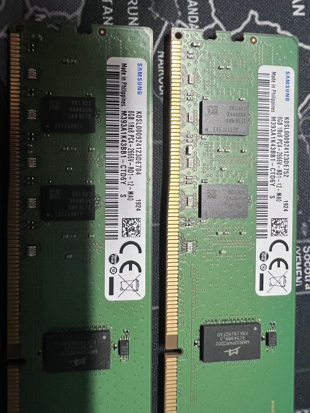 Samsung 8GB 1Rx8 PC4-2666V RDIMM DDR4-21300 M393A1K43BB1-CTD Server Memory RAM