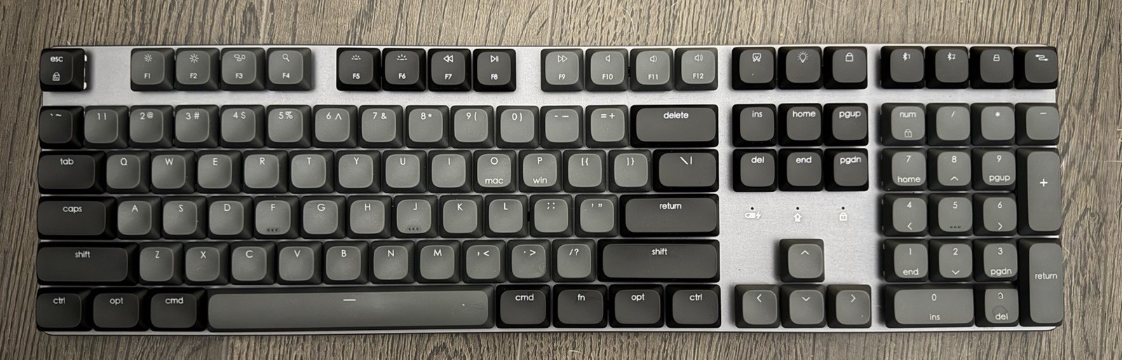Satechi SM3 Slim Mechanical Keyboard Bluetooth Backlit Full Size Gray/Black