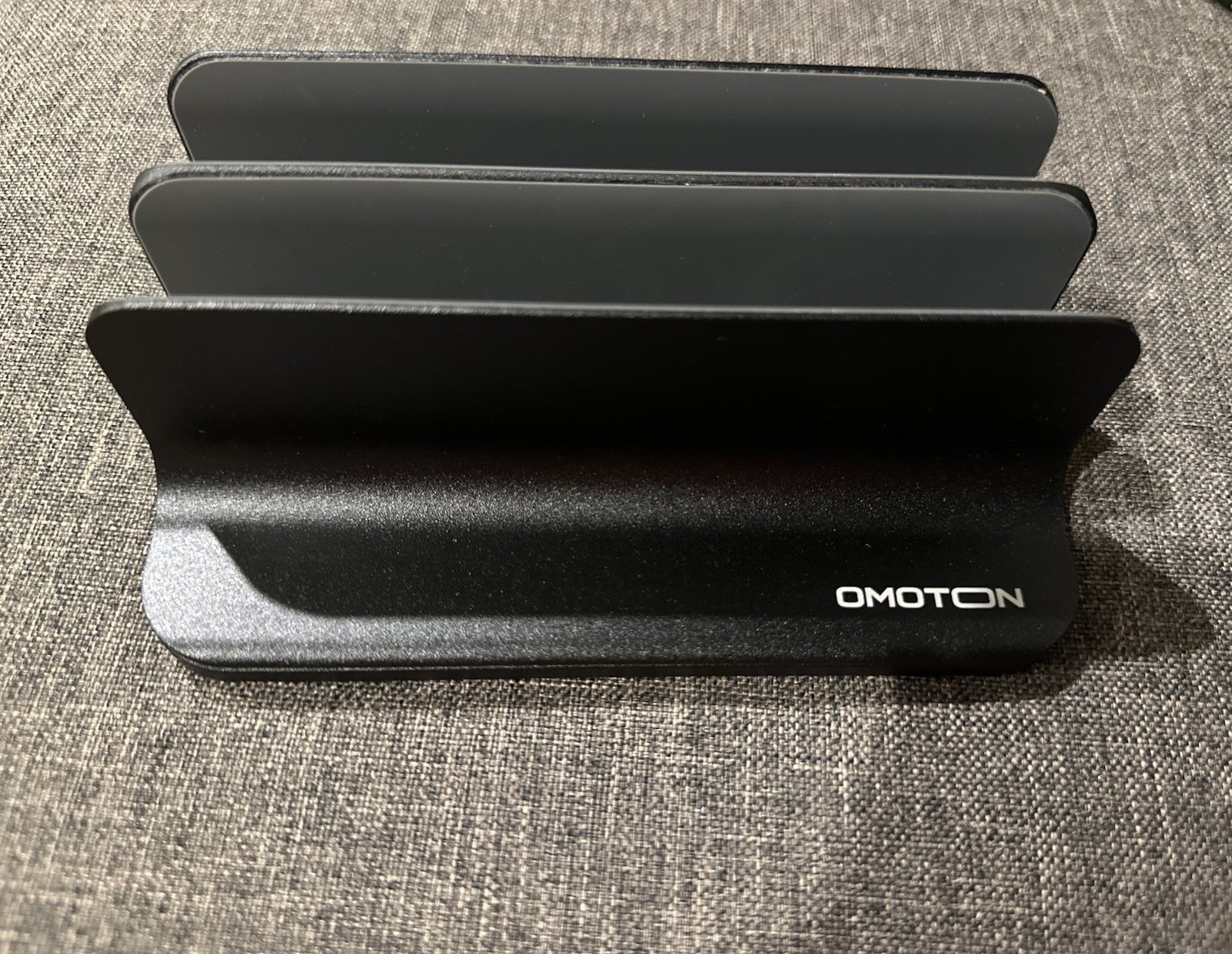 OMOTON Vertical Laptop Stand, Double Desktop Stand Holder