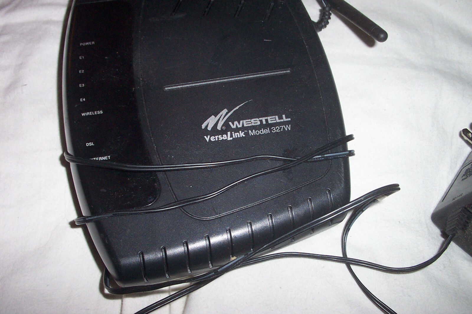 WESTELL VERSALINK  Model 327W Router