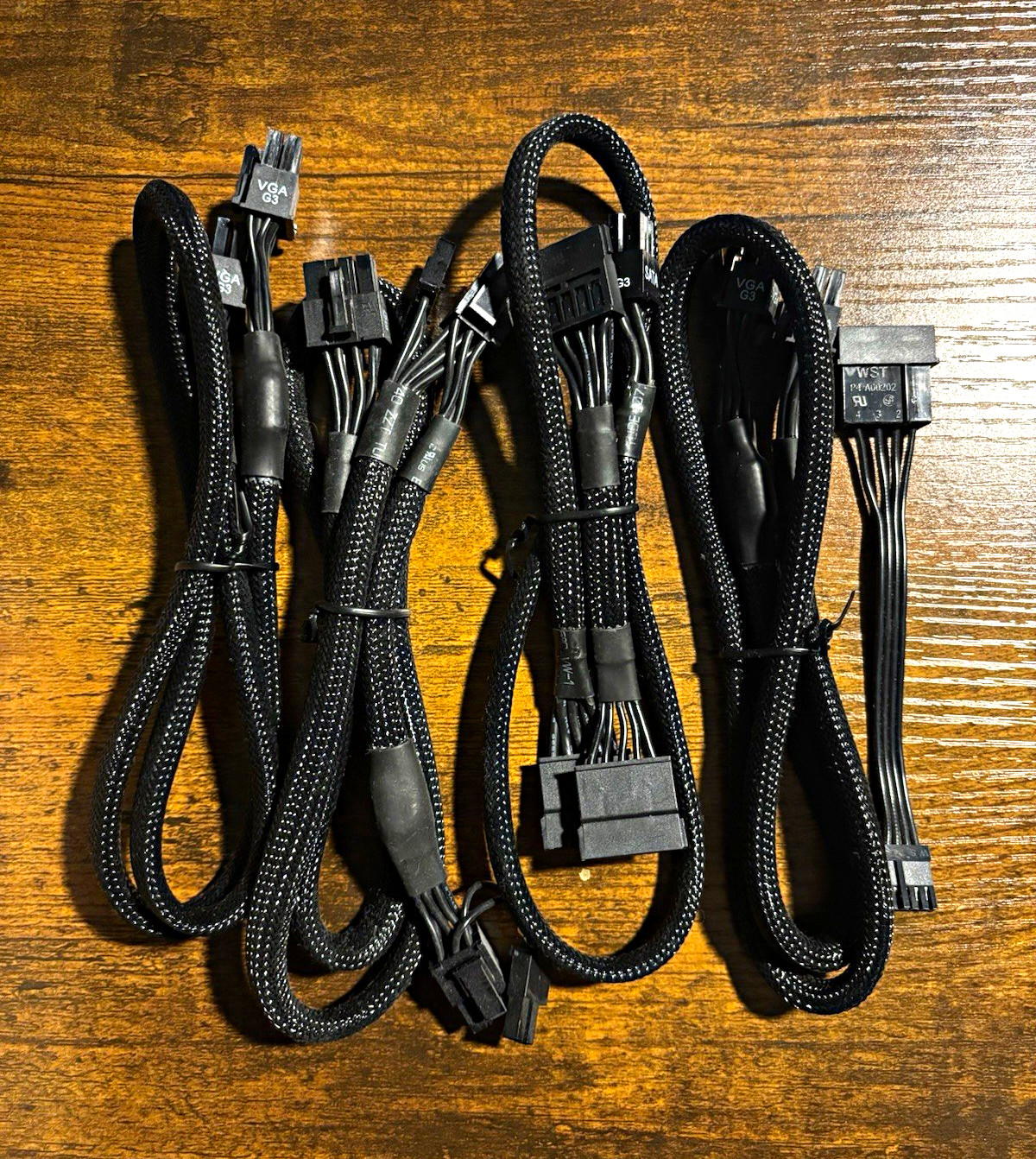 EVGA VGA G3 Modular Sleeved PCIe 6+2 Pin to 8 Pin and other lot