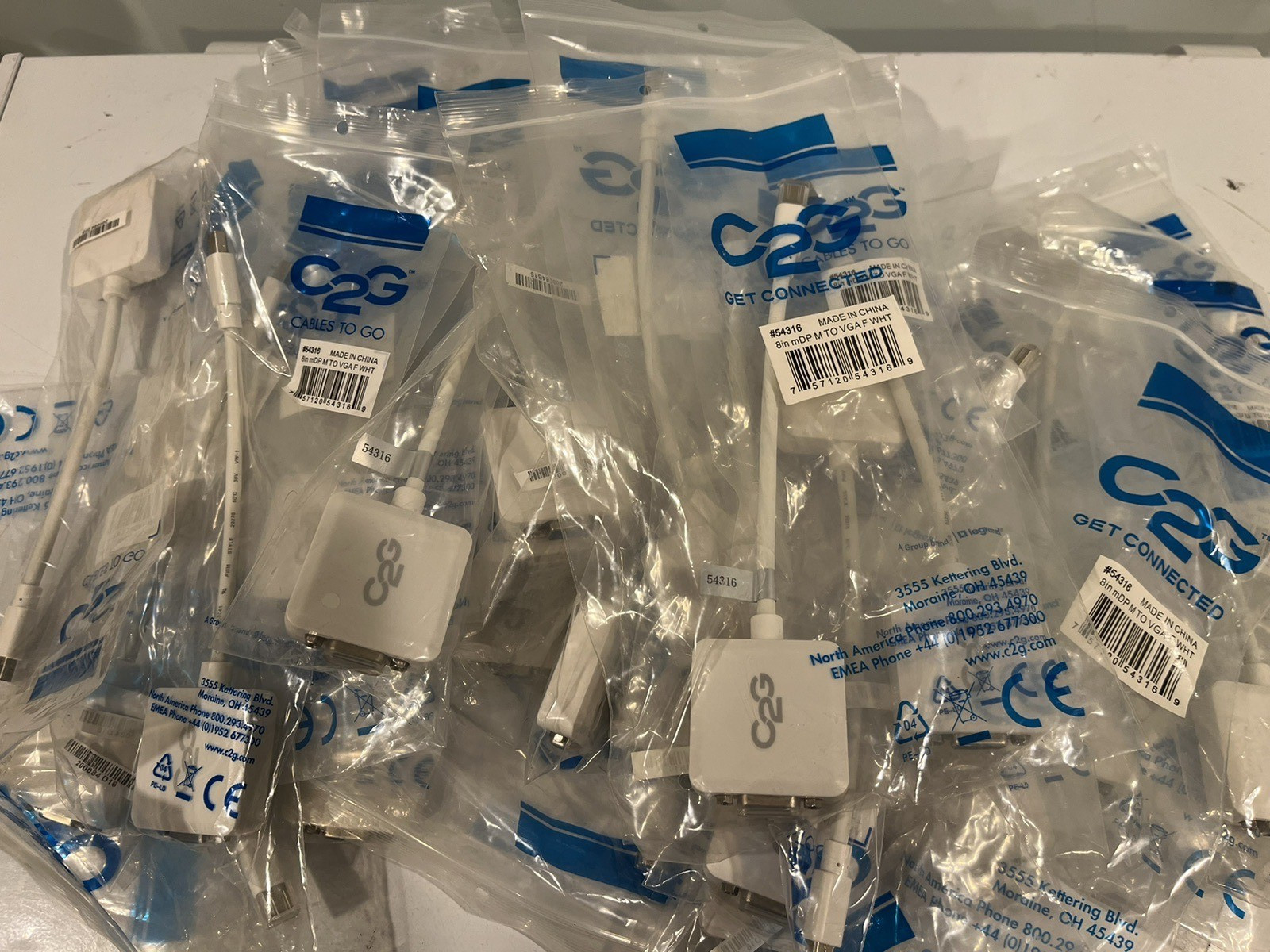 Lot of 32 - Mini DisplayPort to VGA Adapter Converter C2G 54316 PC Macbook - New