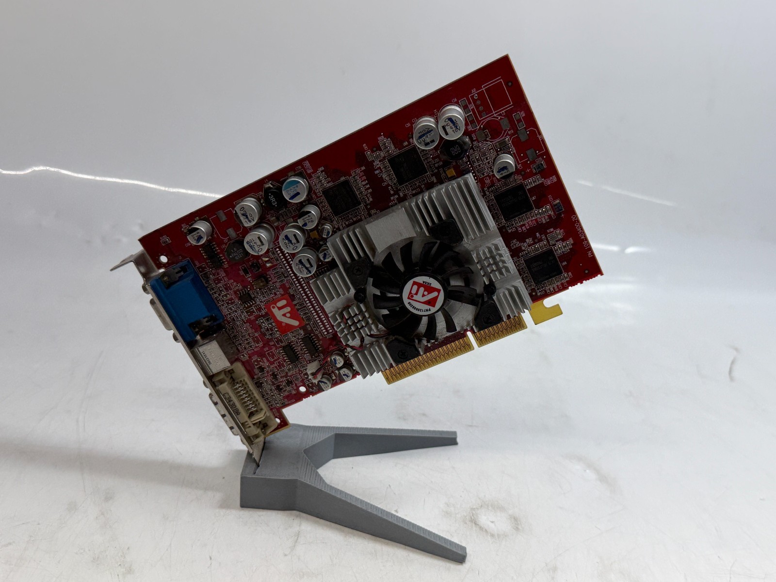 AGP ATI Radeon 9600 128MB 109-A03400-20  Video Card