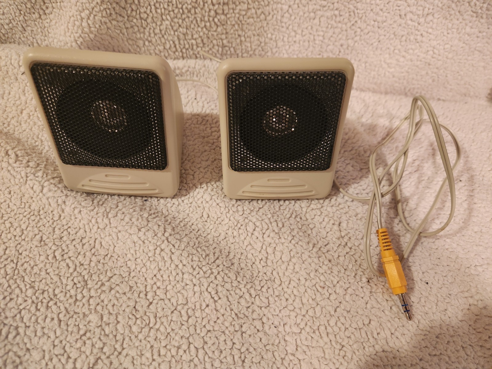 Wired Portable Speaker System 3.5mm Jack Model SP-12 2.0 Channel Beige
