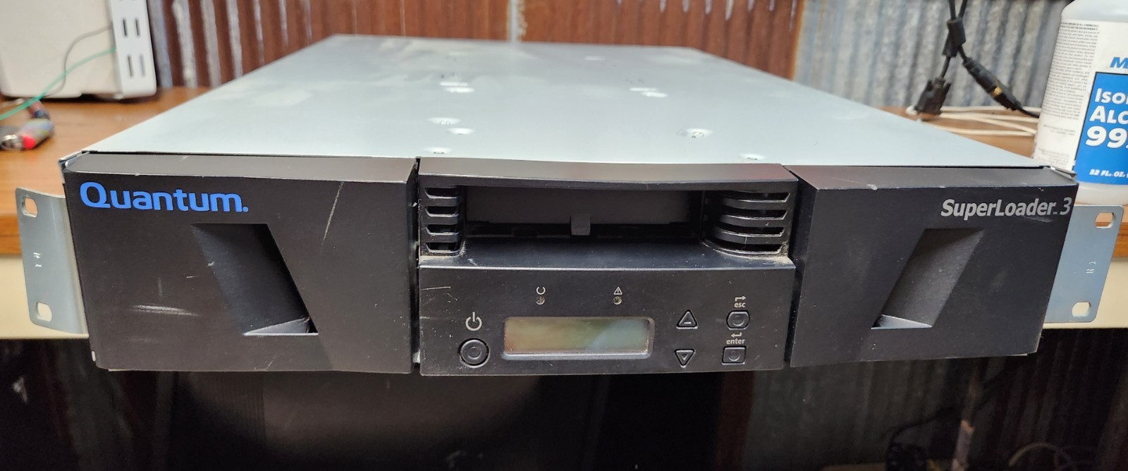 Quantum Superloader 3 L700 Automated 2U LTO-5 Tape Library / Loader - Read