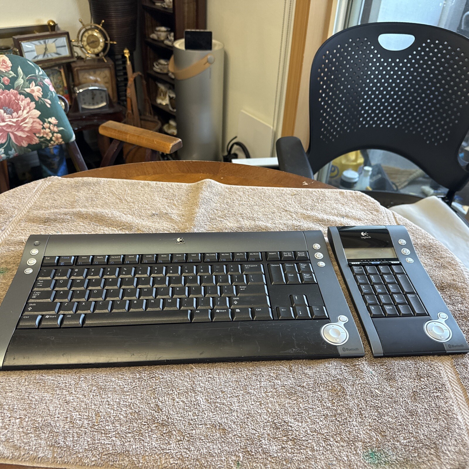 Logitech diNovo Keyboard Bluetooth With Media Pad