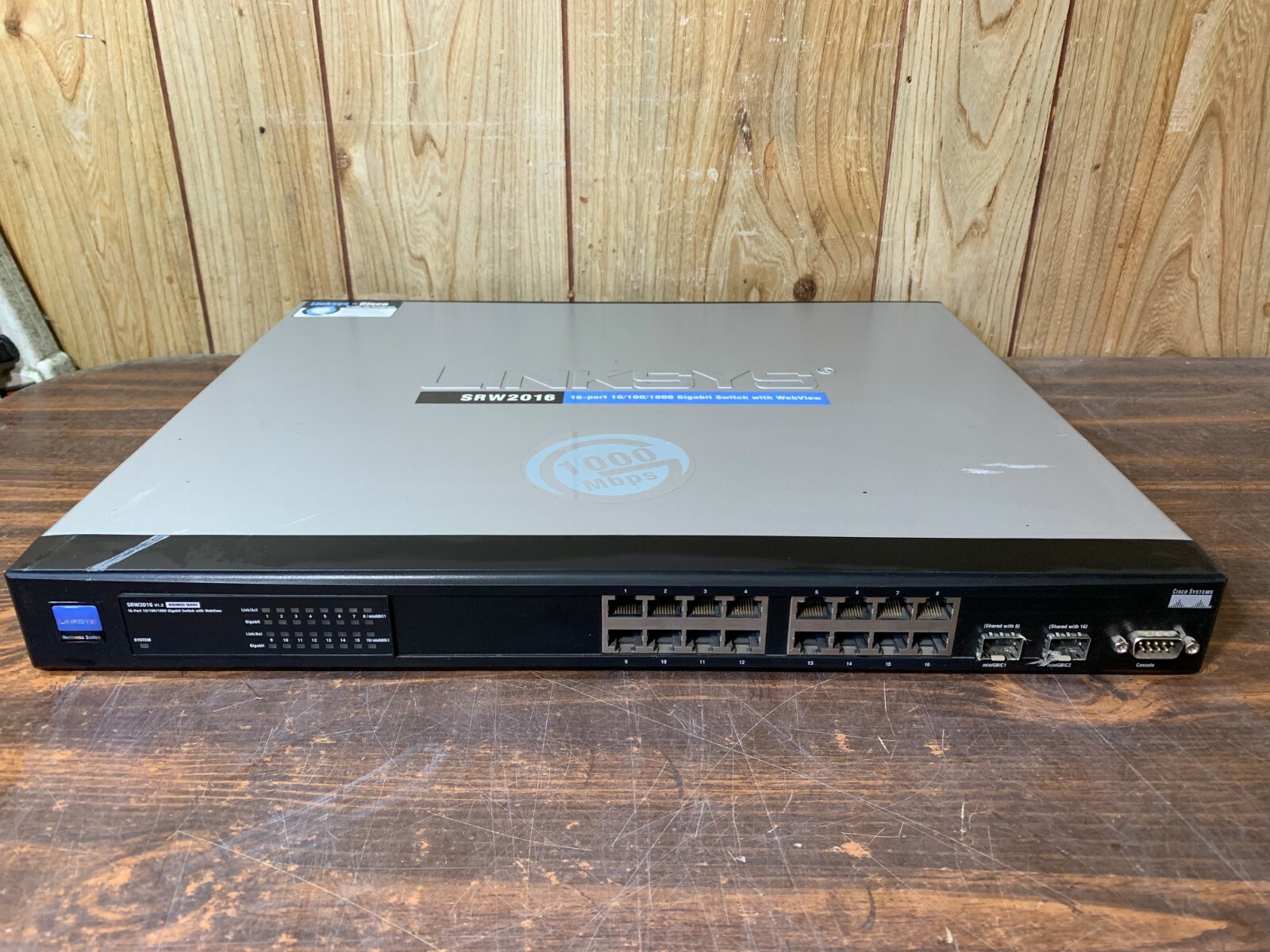 LINKSYS 24-port Gigabit Switch: SRW2016