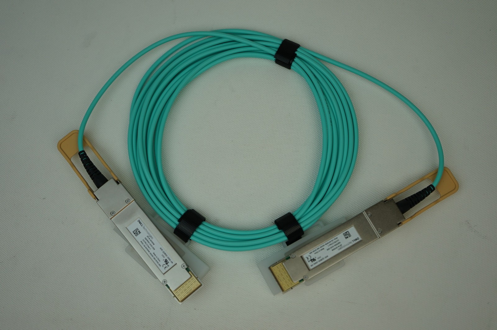 Active Optical Cable Dell VYXPW (Dell AOC-Q28DD-200G-5M) 16 Feet 200 GbE Active