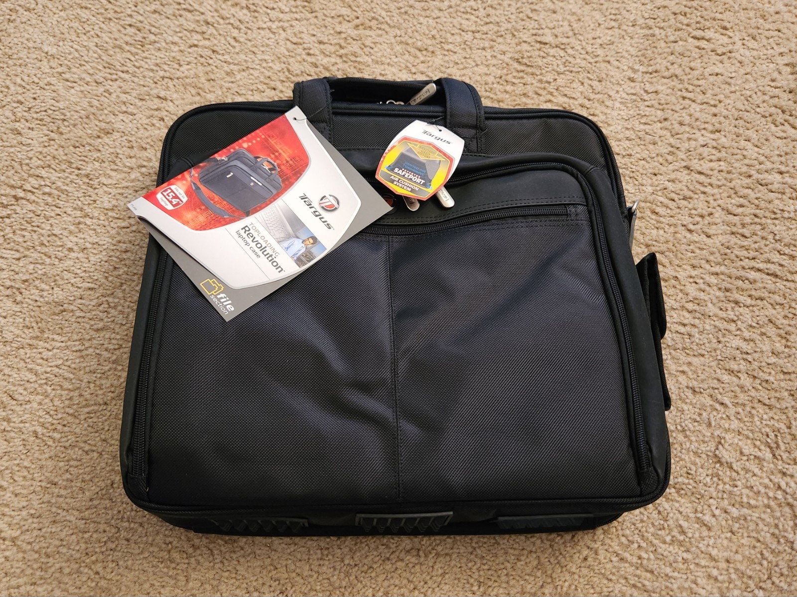 Targus Clamshell Premier Notebook Laptop Case