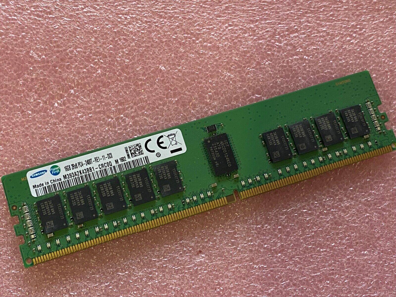 Samsung M393A2K43BB1-CRC0Q 16GB PC4-19200 DDR4-2400MHz RDIMM For Servers