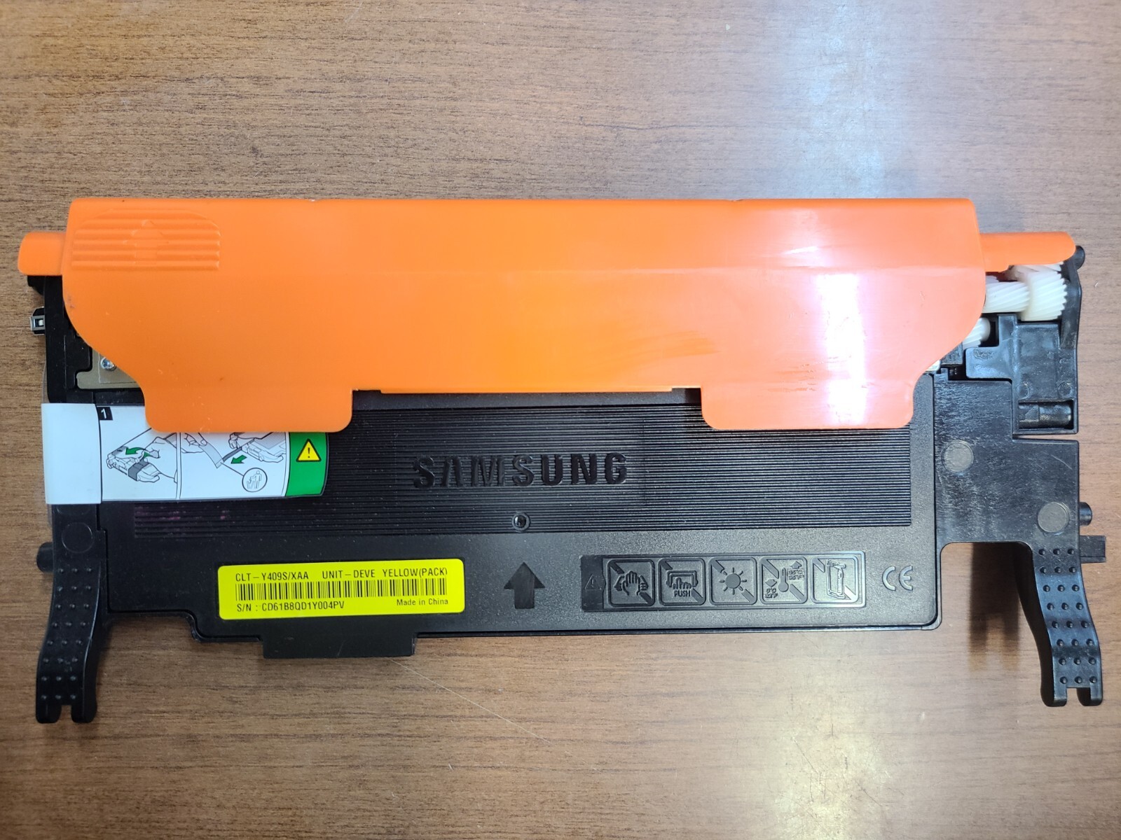 ORIGINAL SAMSUNG CLT-Y409S/XAA YELLOW TONER CARTRIDGE REPLACEMENT
