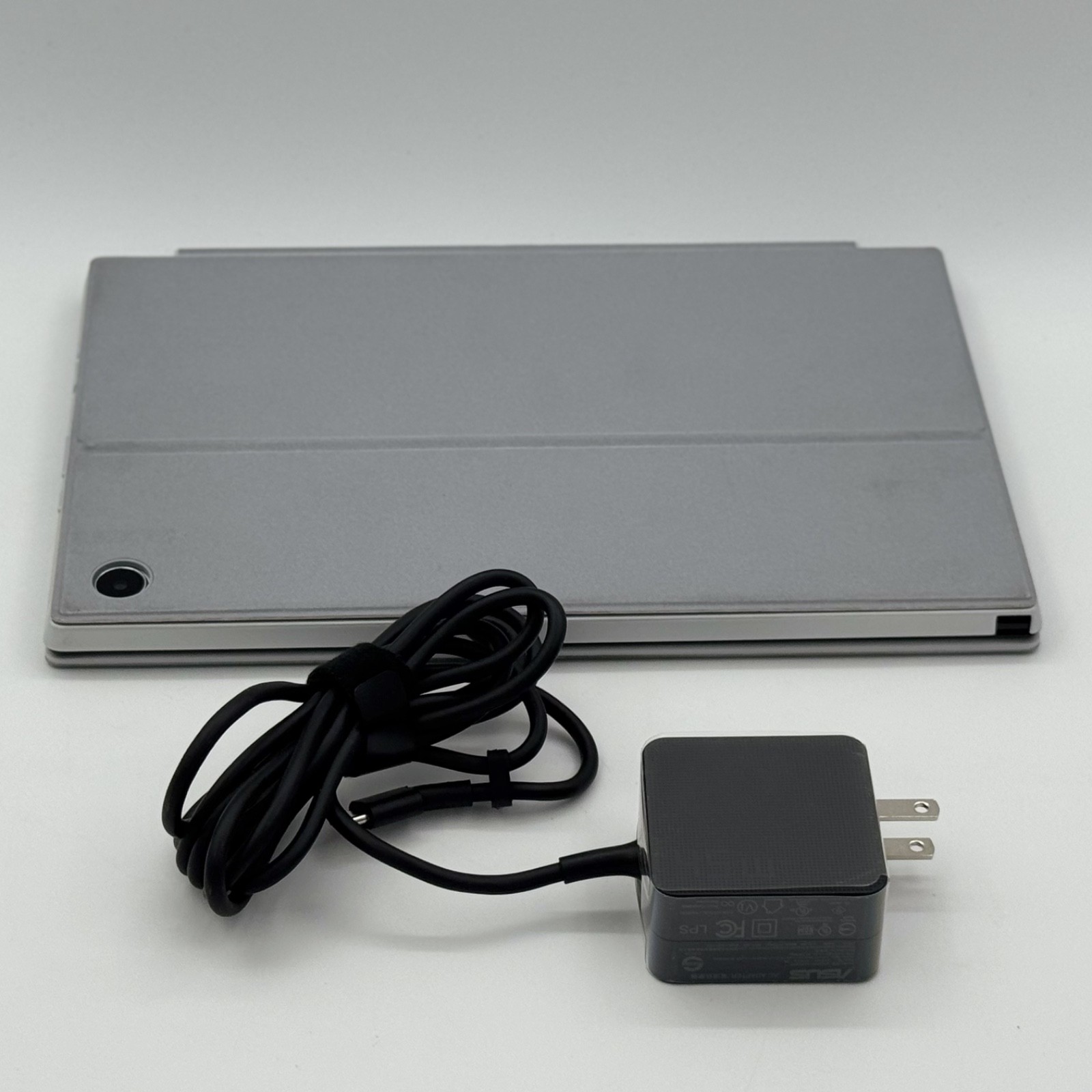 ASUS 10.5" Touch Chromebook MediaTek Kompanio 520 8GB RAM 128GB SSD CM3001DM2A