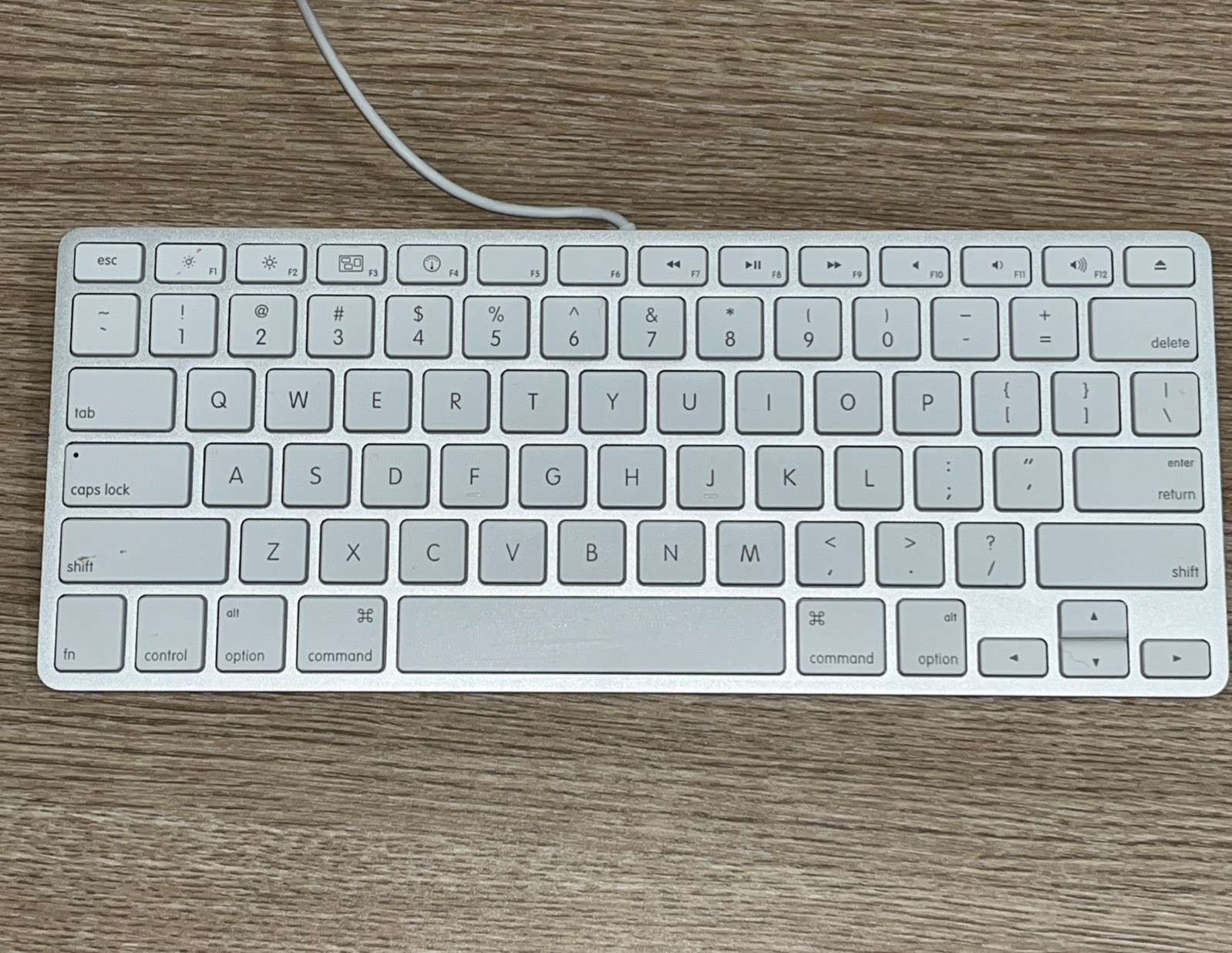Apple Wired USB Keyboard A1242 Compact Aluminum White Mac Keyboard Genuine