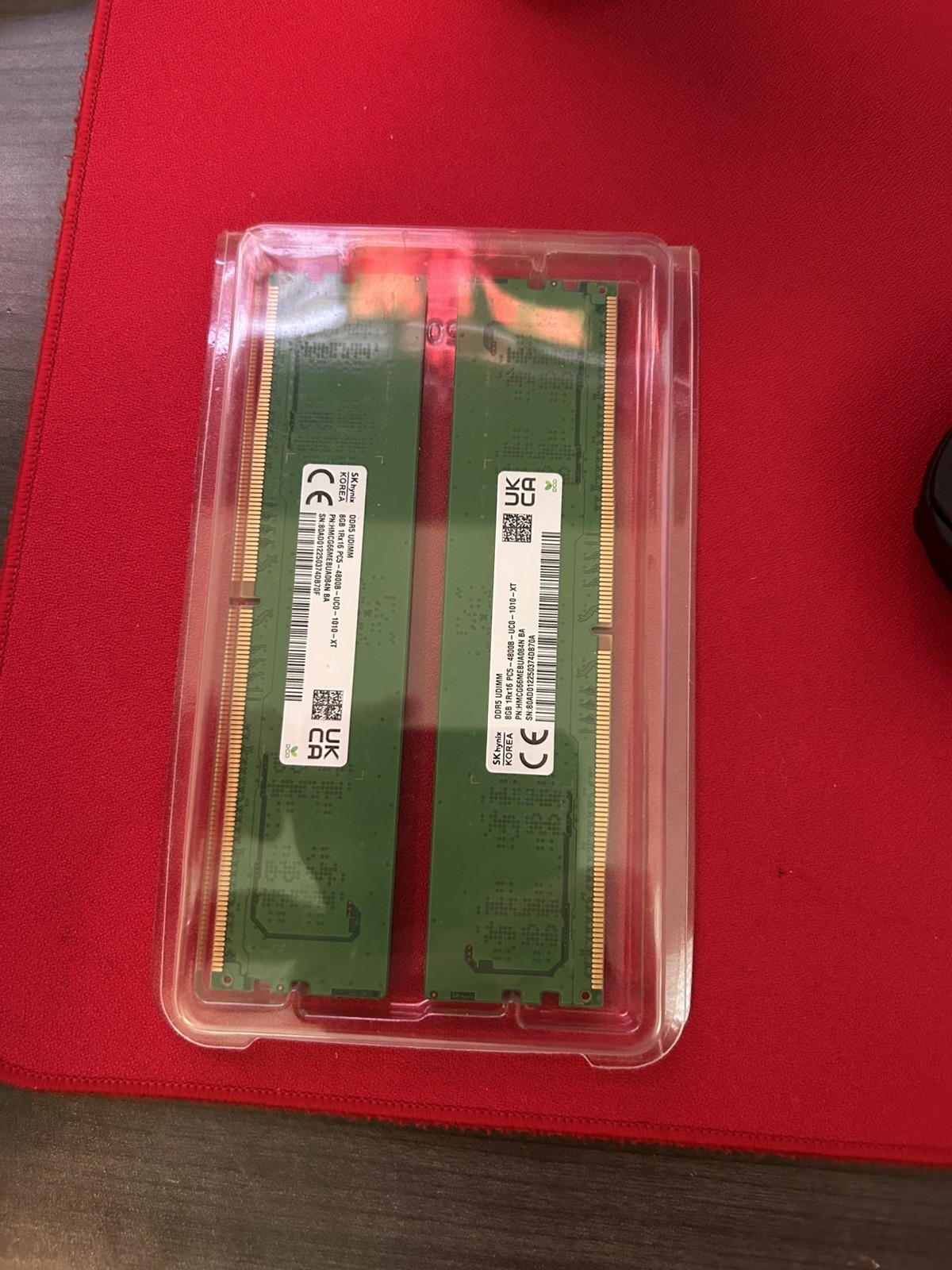 SK hynix 16GB (2x8GB) DDR5 UDIMM PC5-4800B 288-Pin RAM HMCG66MEBUA081N