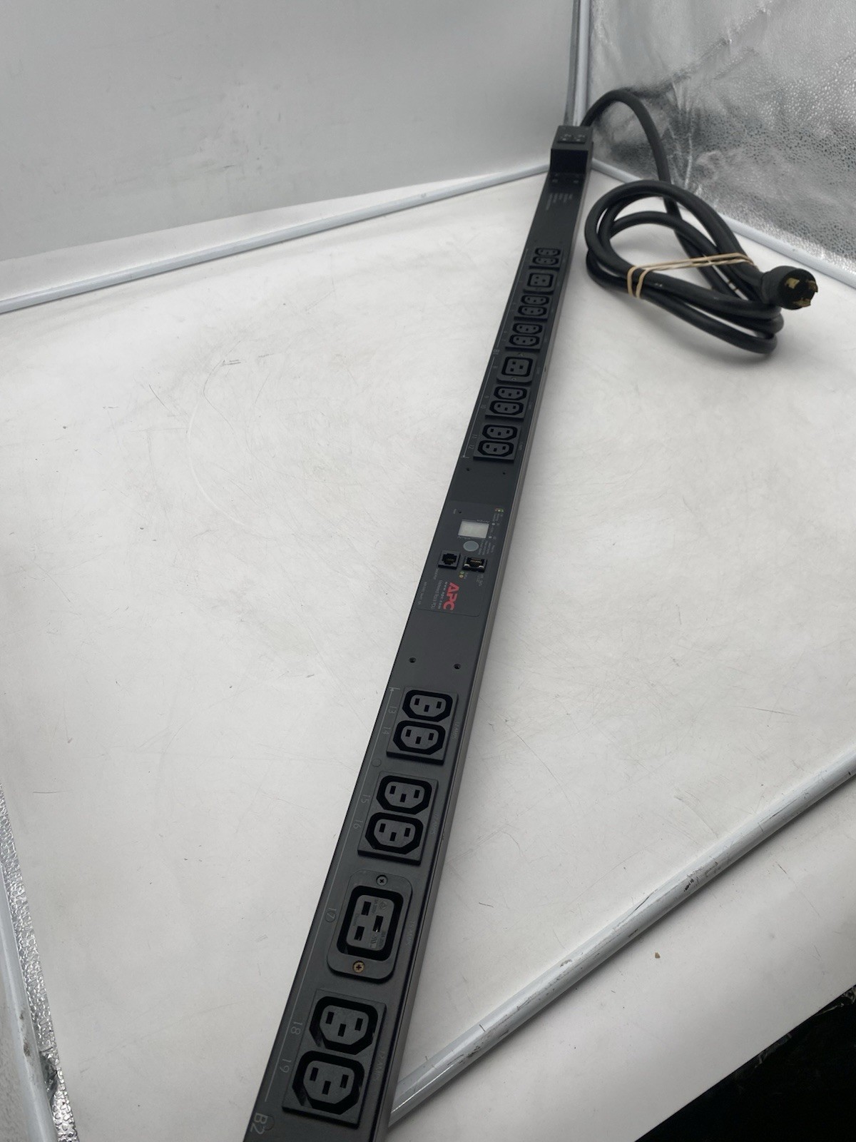 APC AP7841 Metered Rack PDU 30A 200/208V 20 Outlet