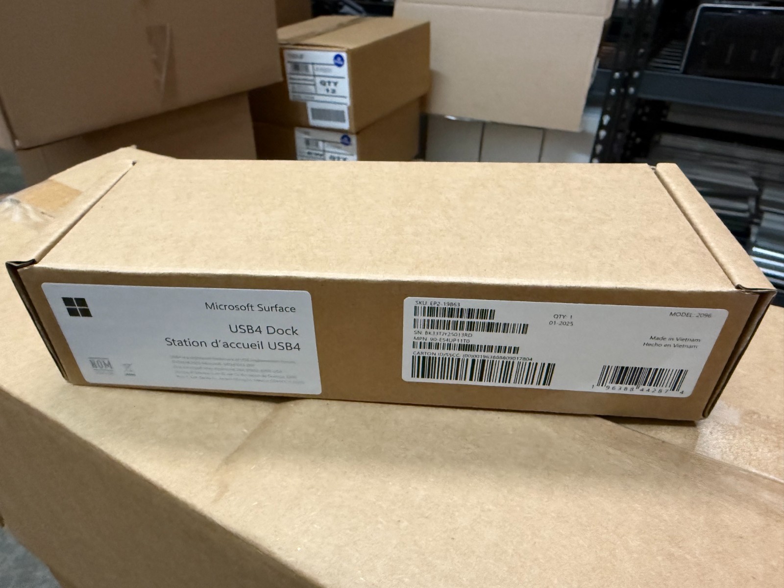 NEW Microsoft Surface USB4 Docking Station for Business Black EP2-19863