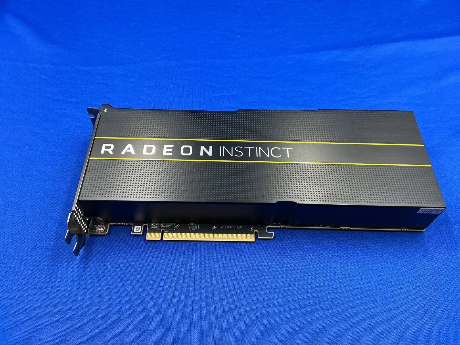 AMD Instinct MI50 32GB HBM2 PCIe 4.0 x16 Professional Graphics Card