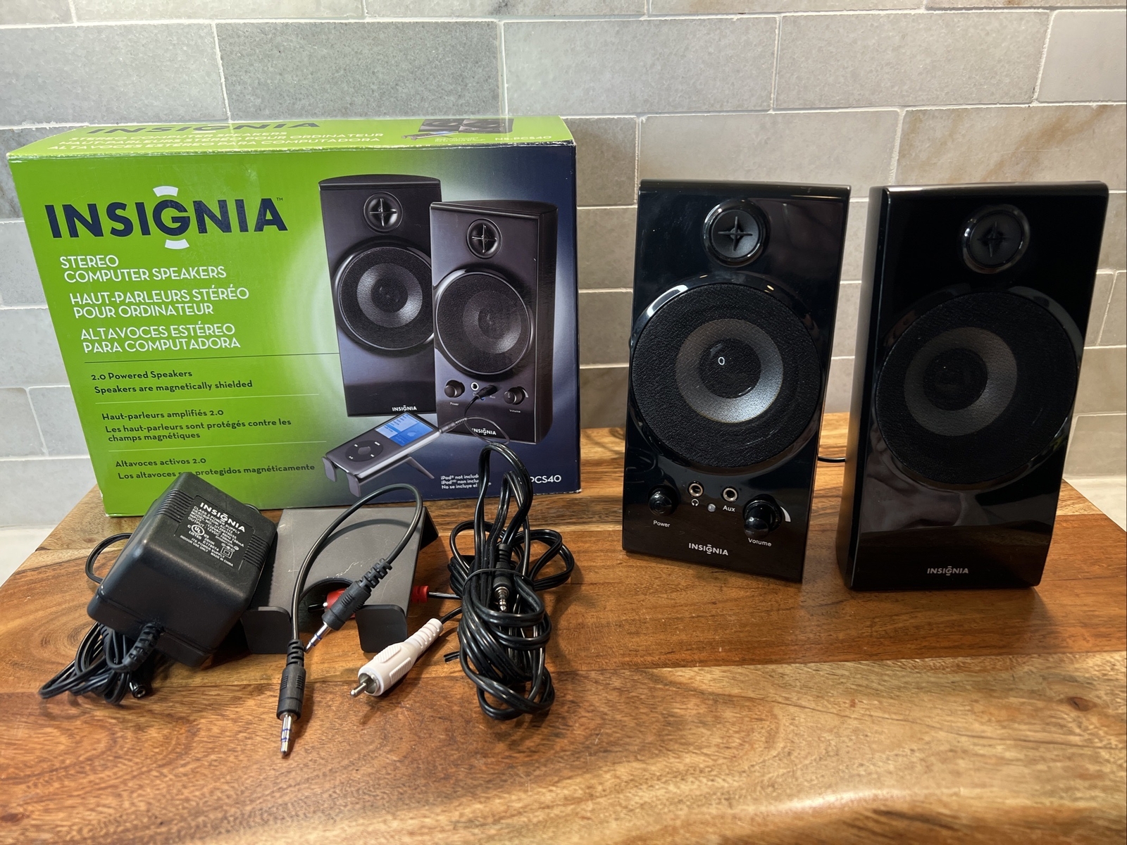 Insignia Stereo Speaker Computer Speakers | NS-PCS40 |