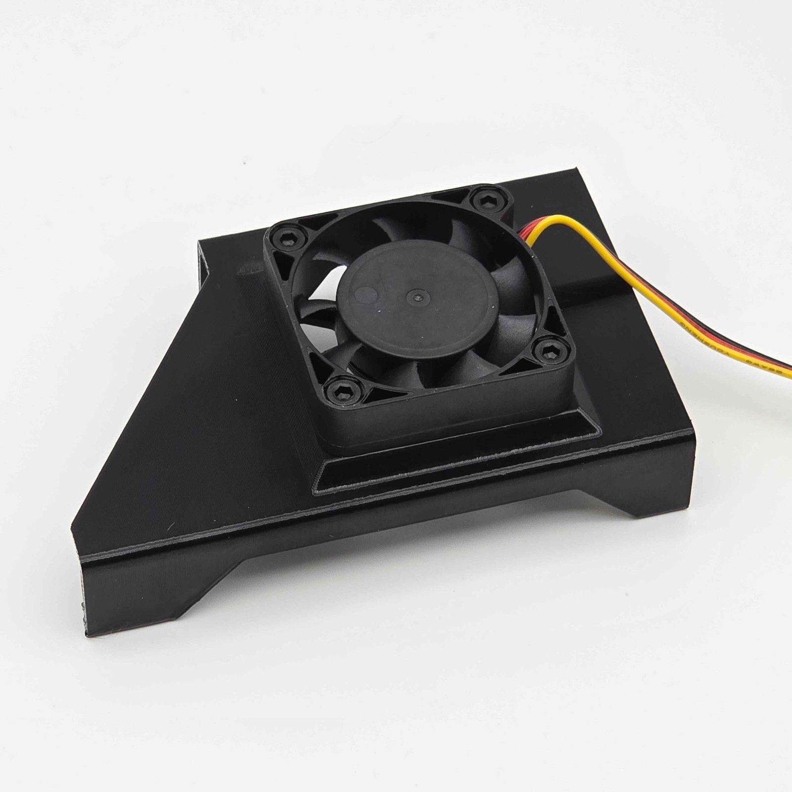 LSI 9300-8e SAS HBA 40mm Cooling Fan Included + Shroud Cooler