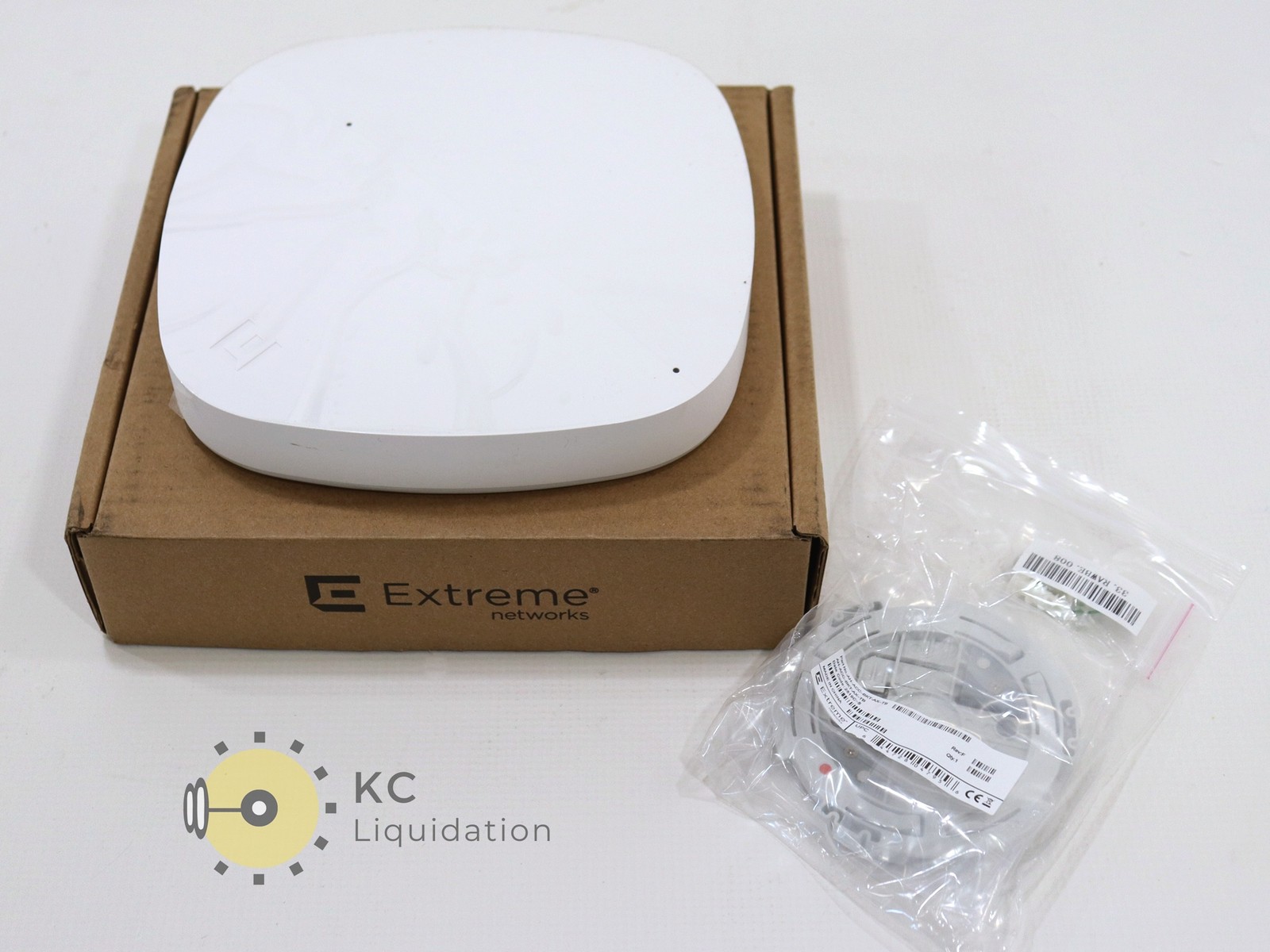 Extreme Networks AP4000-WW Wireless Access Point White