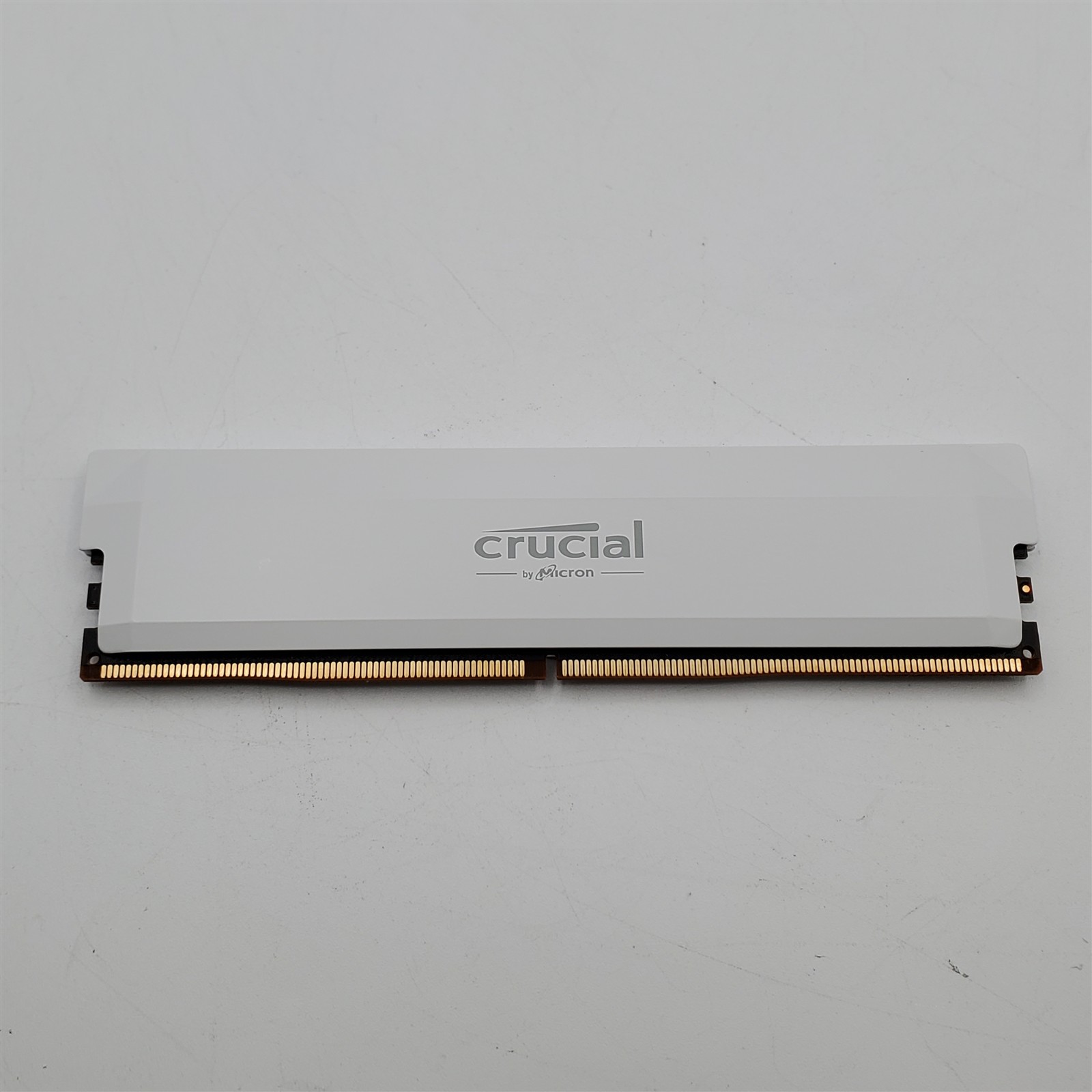 Crucial Pro Overclocking 16GB DDR5 RAM 6400MHz CL38 UDIMM Desktop Memory White