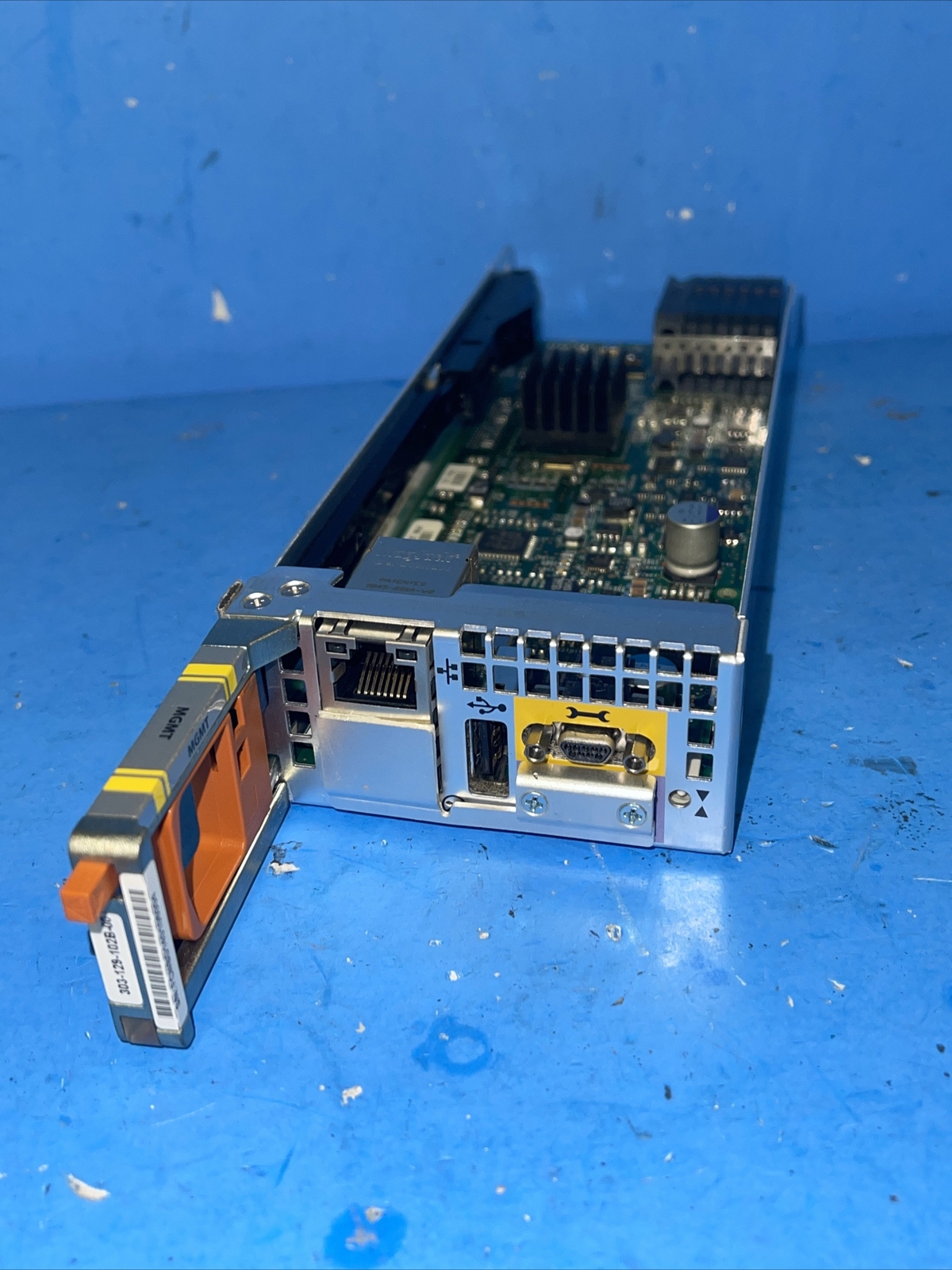 EMC 303-129-102b-00 Management Module for Data Domain Mgmt Ct1