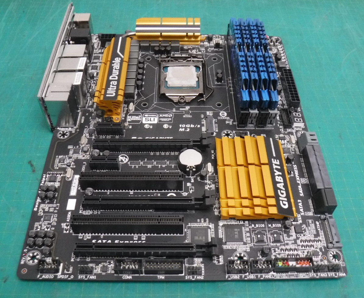 Gigabyte GA-Z97X-UD5H + Intel Core i7‑4790K CPU + 32GB Ram + I/O Shield