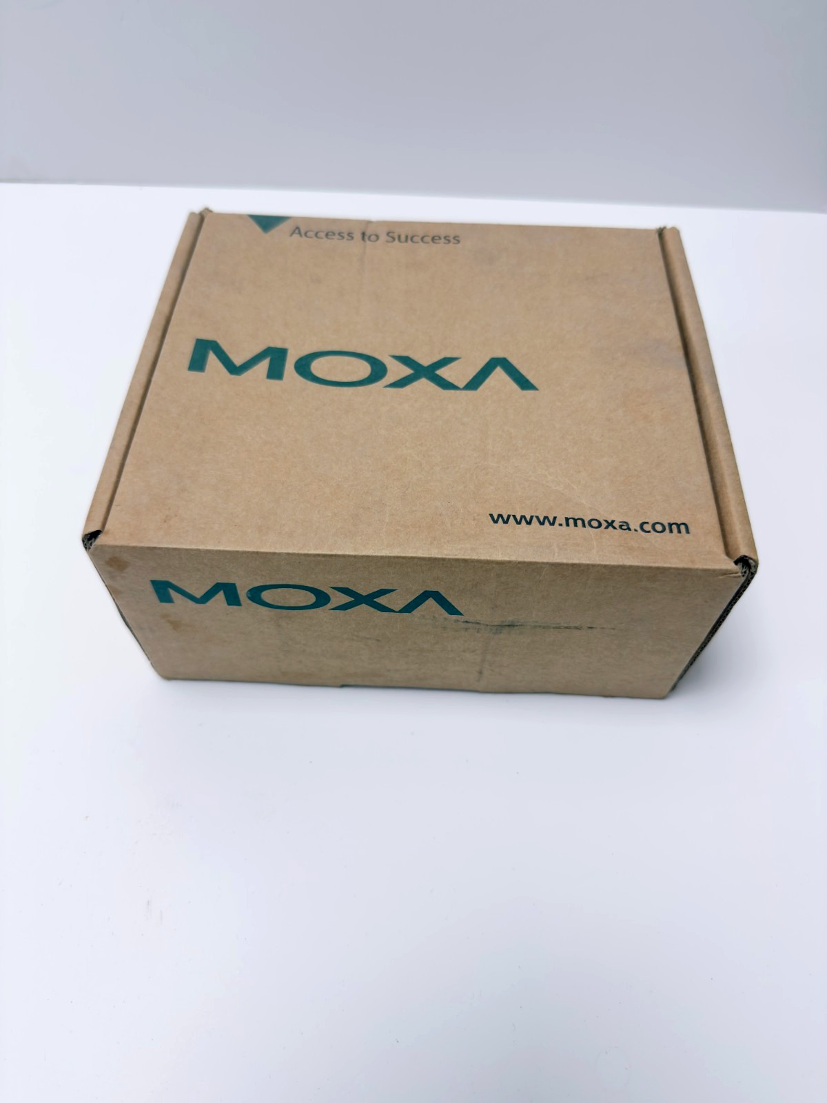 Moxa EDS-P308-MM-SC Industrial PoE Ethernet Switch – 8Port (6 RJ45 + 2 Fiber SC)