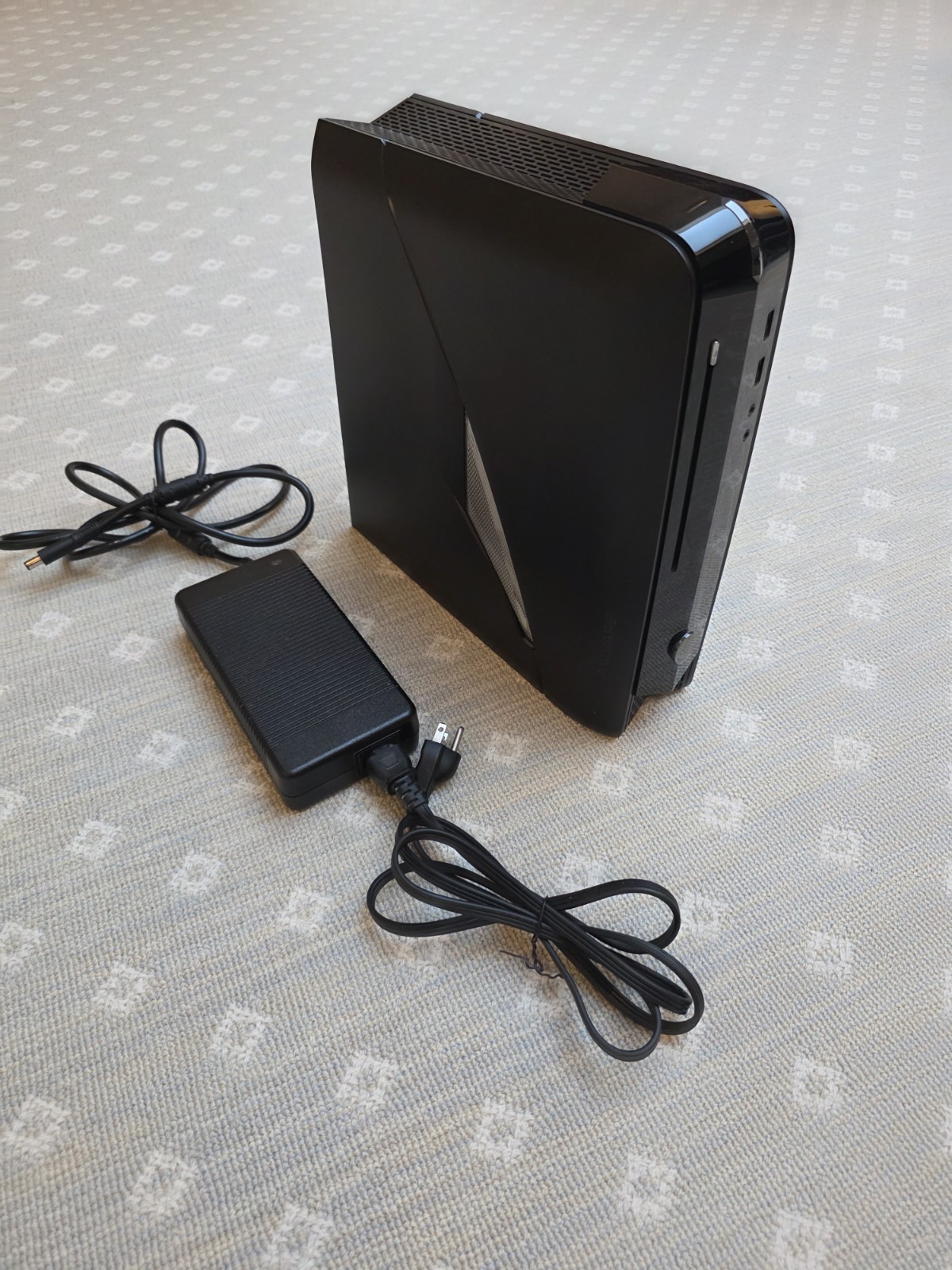 Alienware X51 R2 PC i7-4790 3.60GHz 16GB RAM R9 270 1TB HDD READ DESCRIPTION