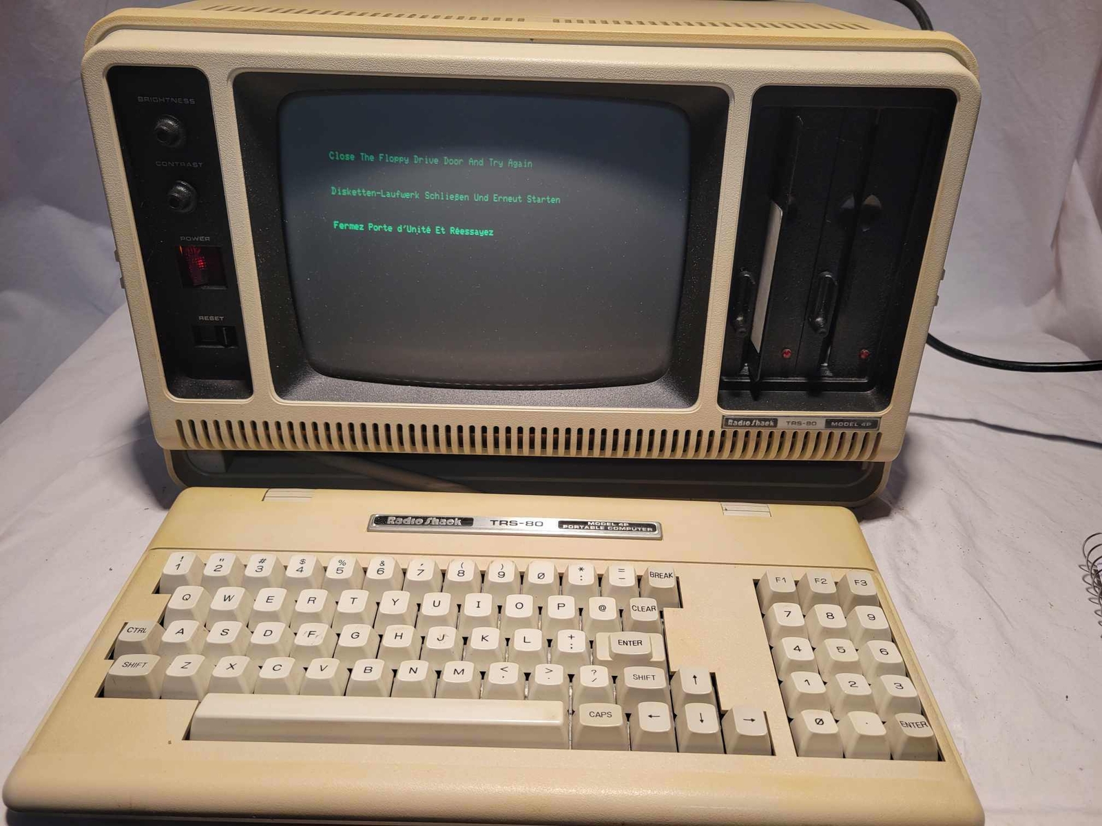 TRS-80 Model 4P - 4QMK