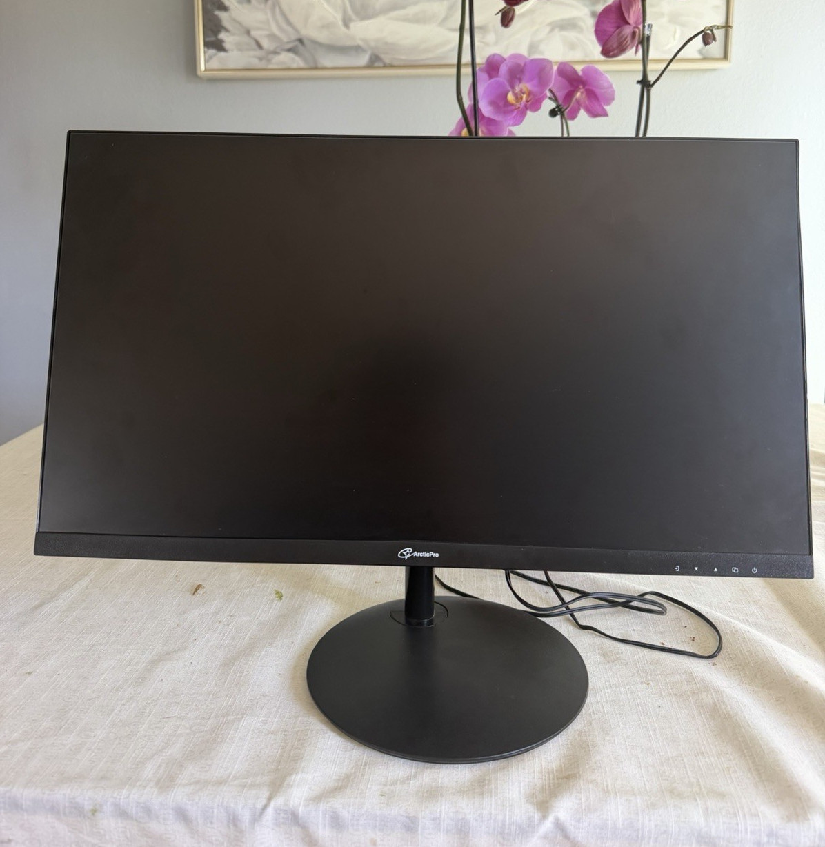 ArcticPro 24 in Black Flat Screen Monitor, ArcticPro Model, 16:9 Aspect Ratio