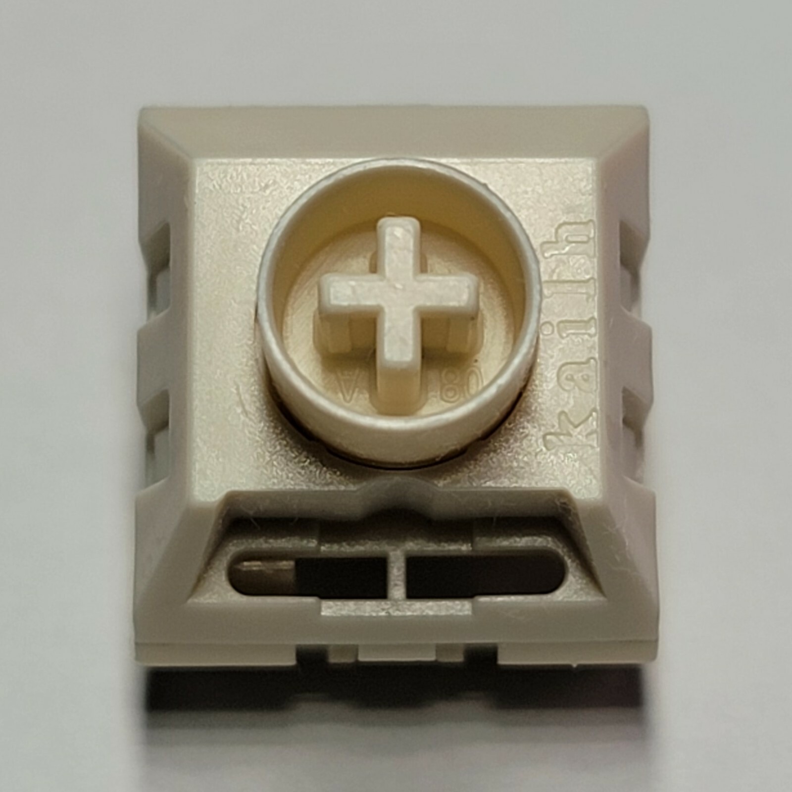 Novelkeys x Kailh BOX Cream Linear Switch - Operating: 45g, Bottom: 55g