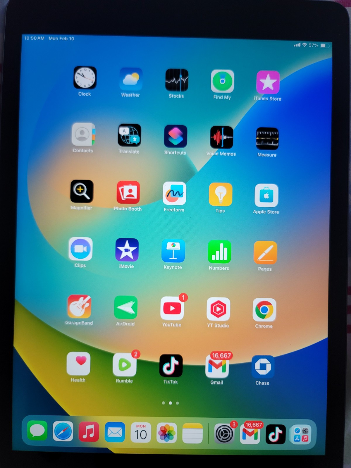 apple ipad 9th generation 64gb with Tik Tok Installed.