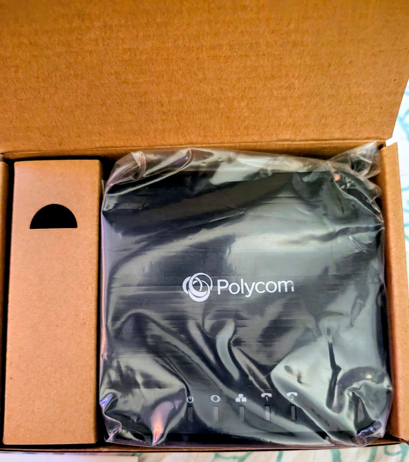 Polycom OBi302 VoIP Phone Adapter Ethernet USB RJ-11