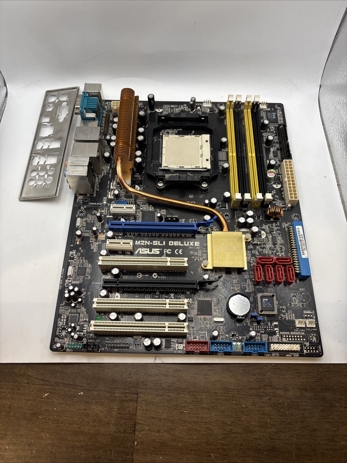 Asus M2N-SLI DELUXE REV. 1.02G Socket AM2 Motherboard & I/O Shield
